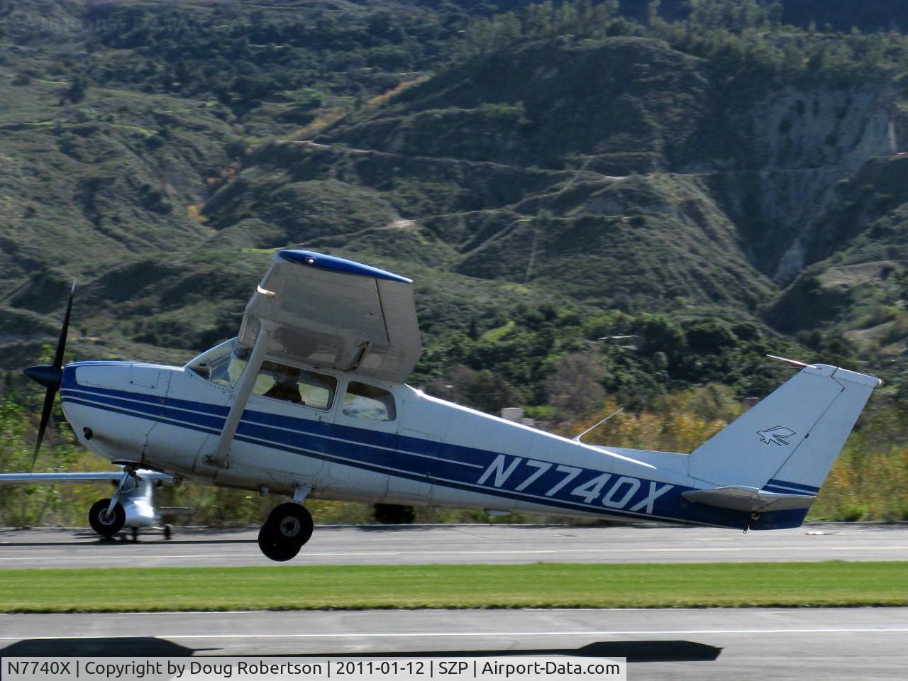 N7740X, 1960 Cessna 172B C/N 17248240, 1960 Cessna 172B, Continental O-300 145 Hp, takeoff Rwy 04