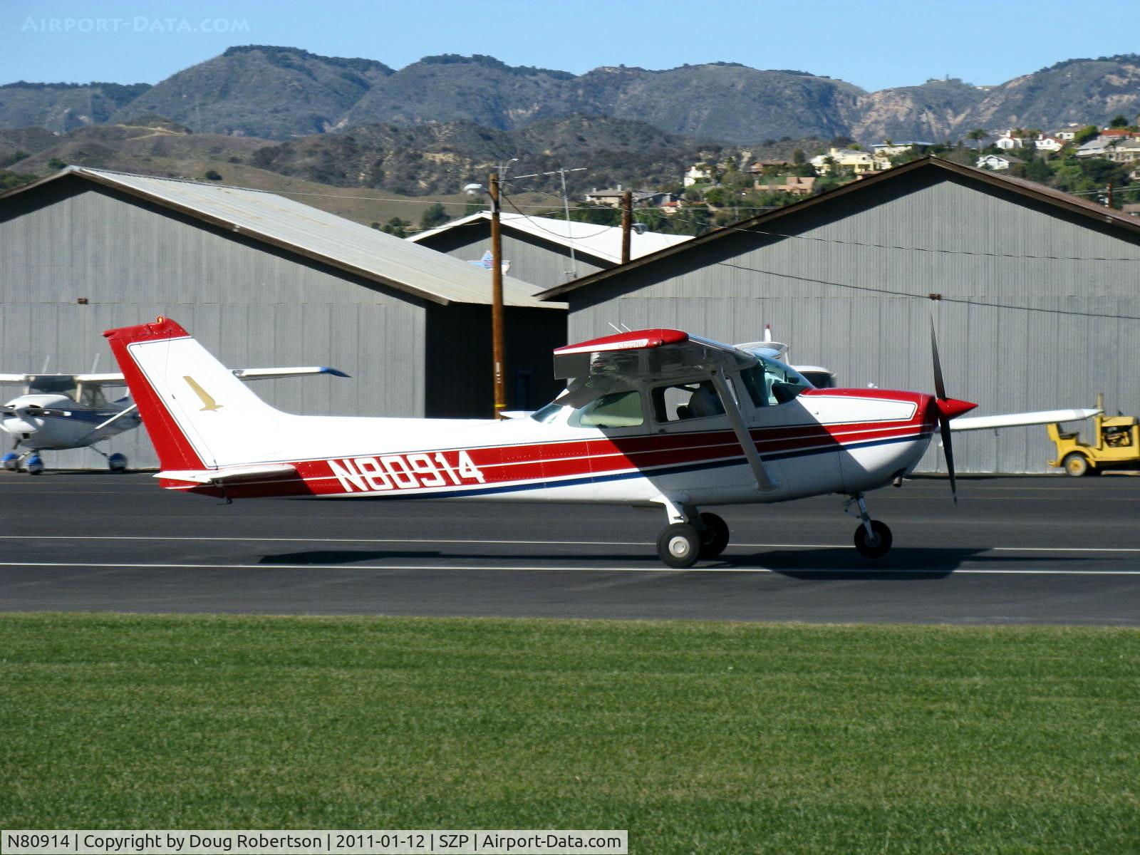 N80914, 1976 Cessna 172M C/N 17266799, 1976 Cessna 172M, Lycoming O-320-E2D 150 Hp, landing roll Rwy 04