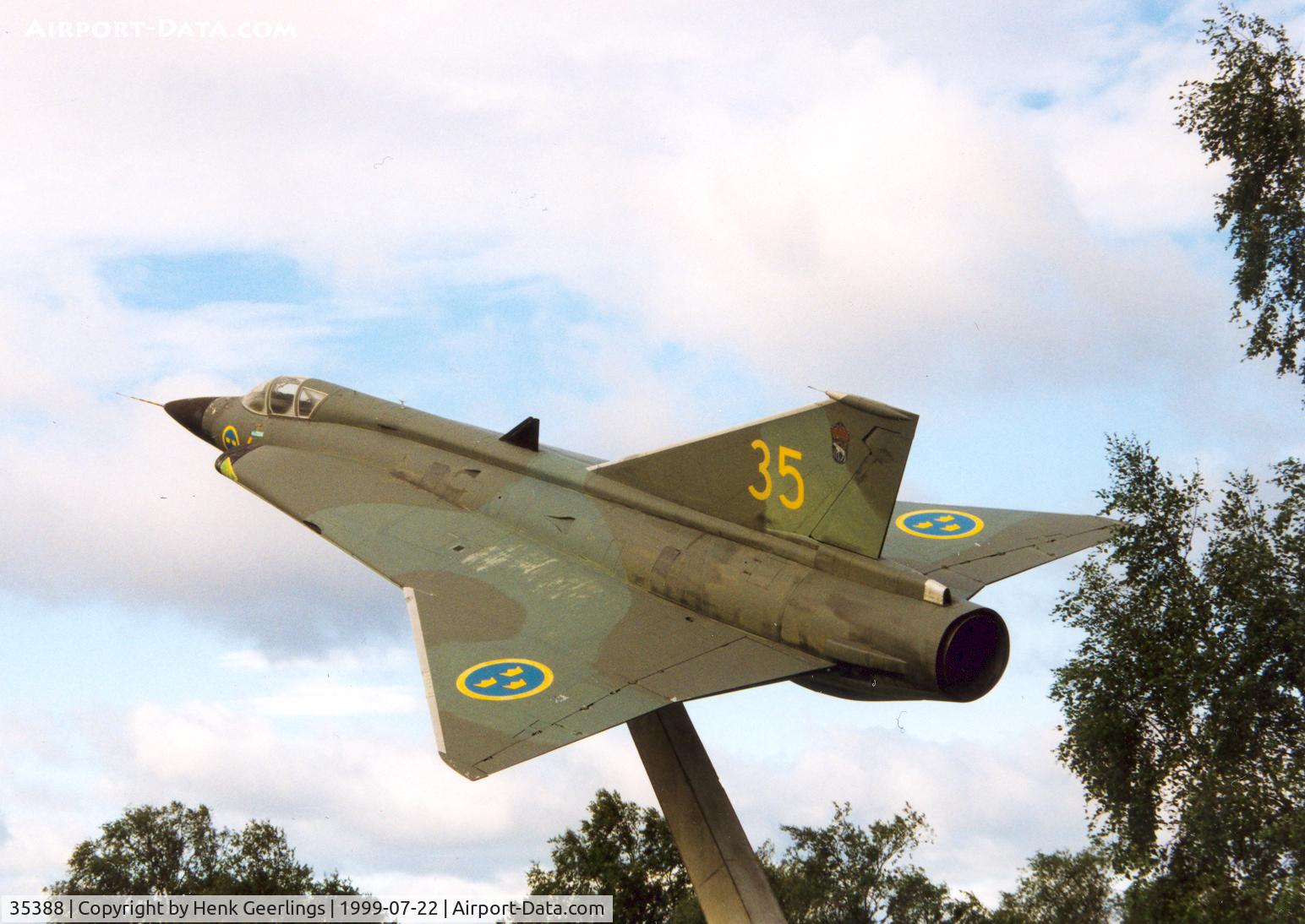 35388, Saab J-35D Draken C/N 35-388, Swedish Air Force , Guate Gard at F4 Jamtland AFB  Saab J35A Draken