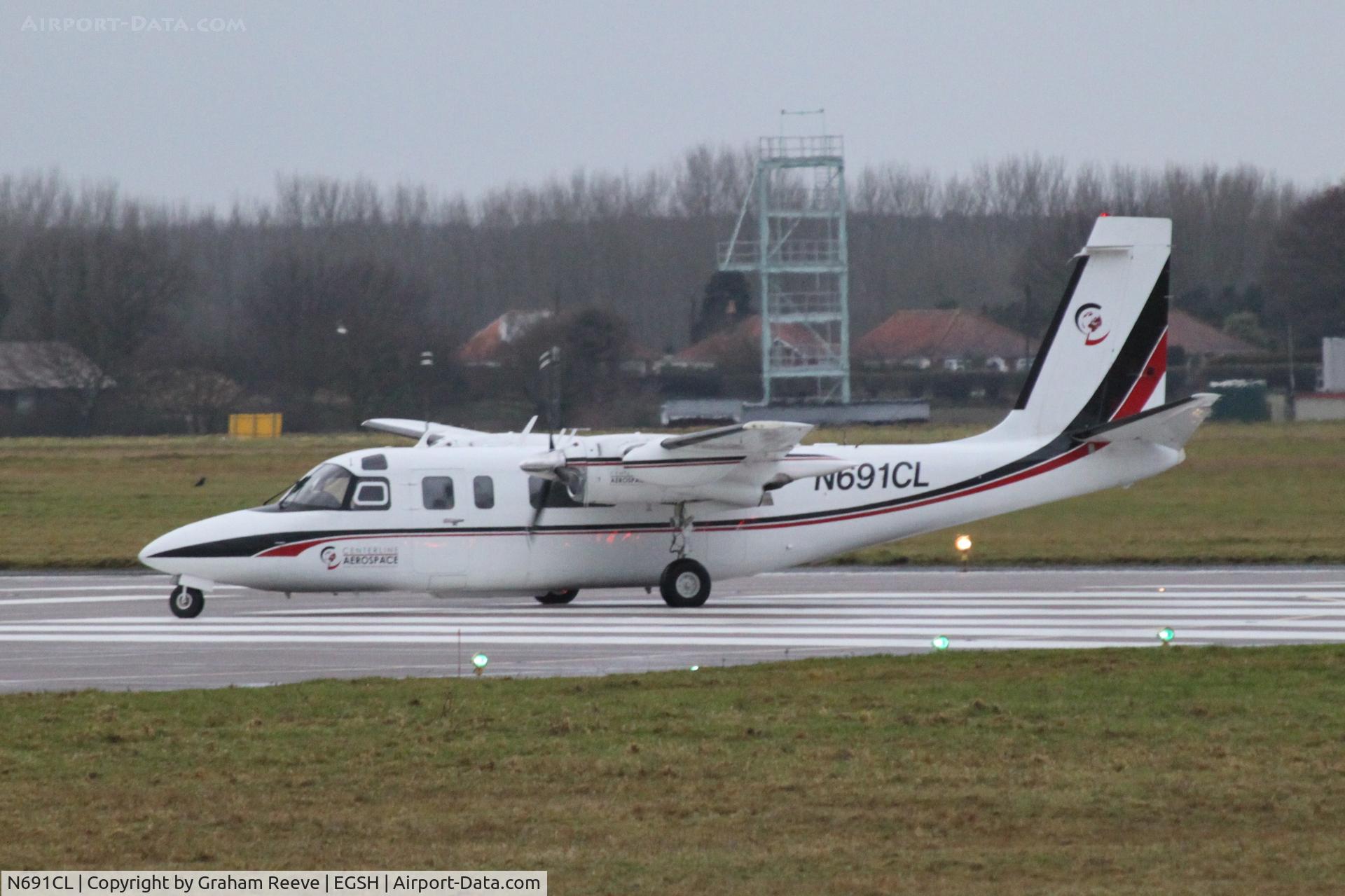 N691CL, 1973 Rockwell 690 Turbo Commander C/N 11058, Lining up on the runway.