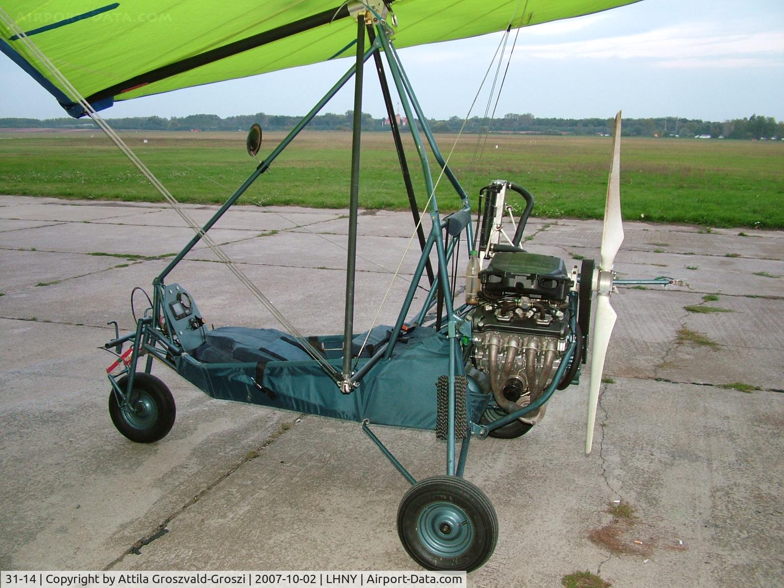 31-14, 1999 Apollo CXMD C/N 270599, Nyíregyháza Airport - Hungary