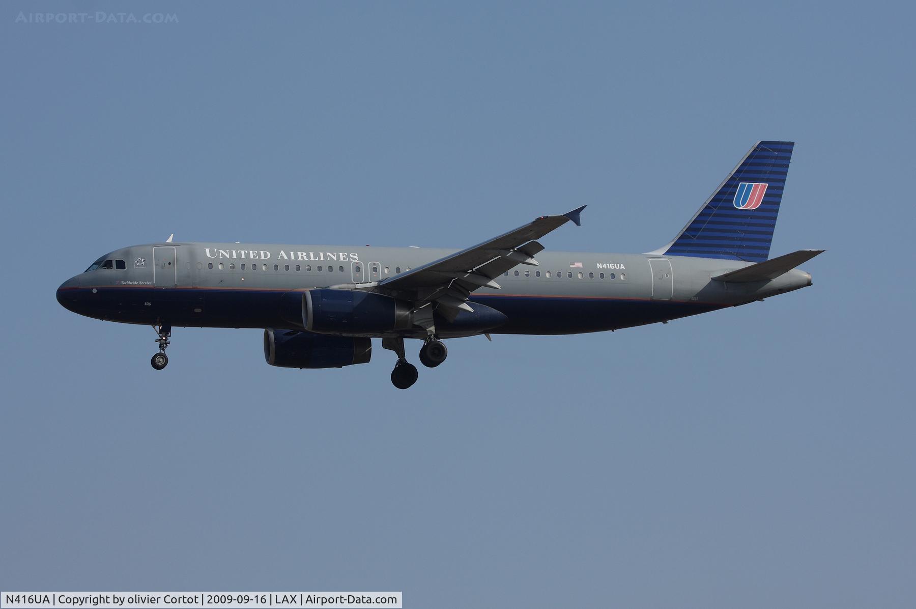 N416UA, 1994 Airbus A320-232 C/N 479, landing at los Angeles