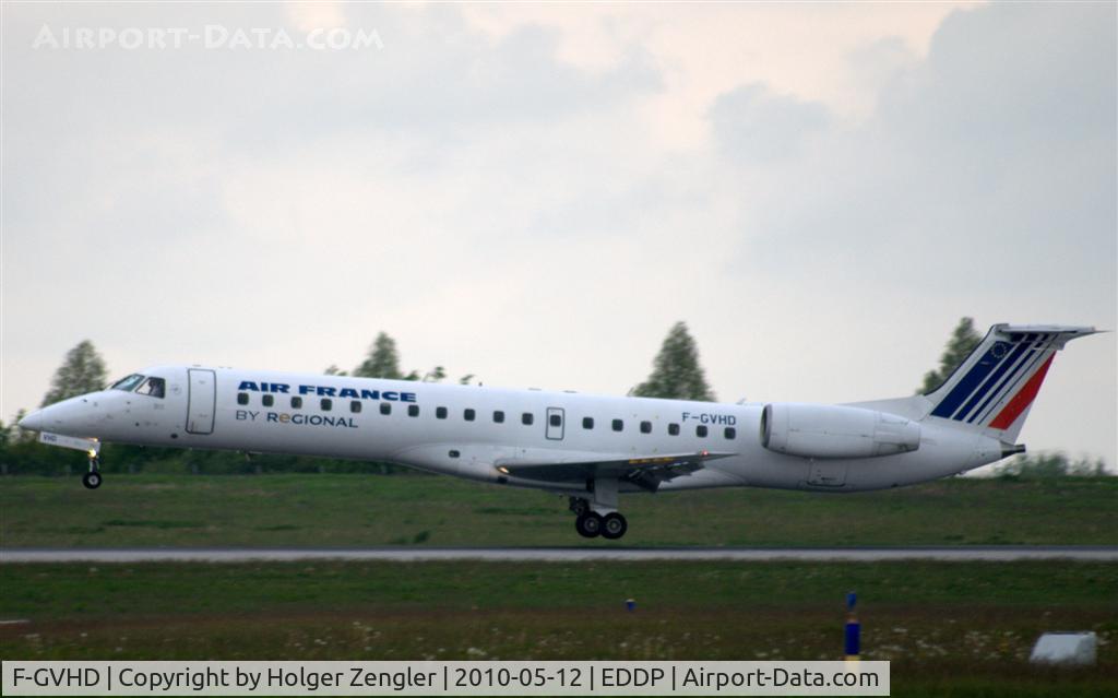 F-GVHD, 1999 Embraer ERJ-145LR (EMB-145LR) C/N 145178, Morning shuttle from Paris CDG is gonna get down on rwy 26R