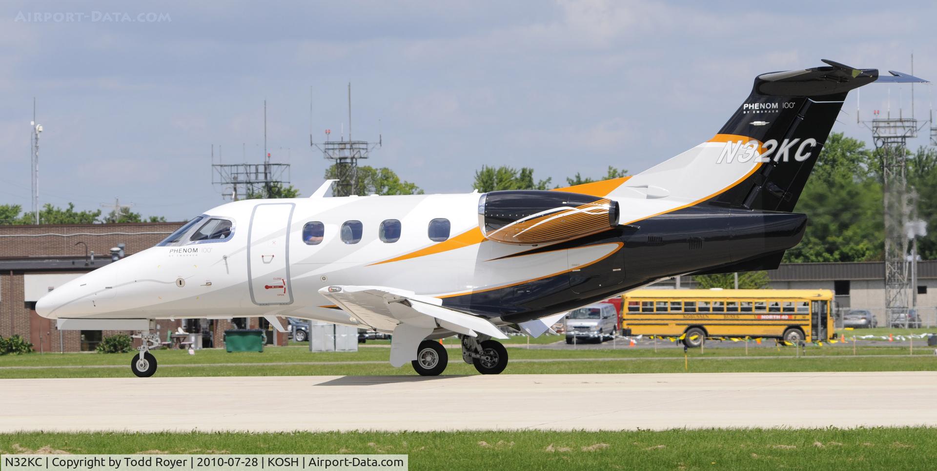 N32KC, 2009 Embraer EMB-500 Phenom 100 C/N 50000063, AIRVENTURE 2010