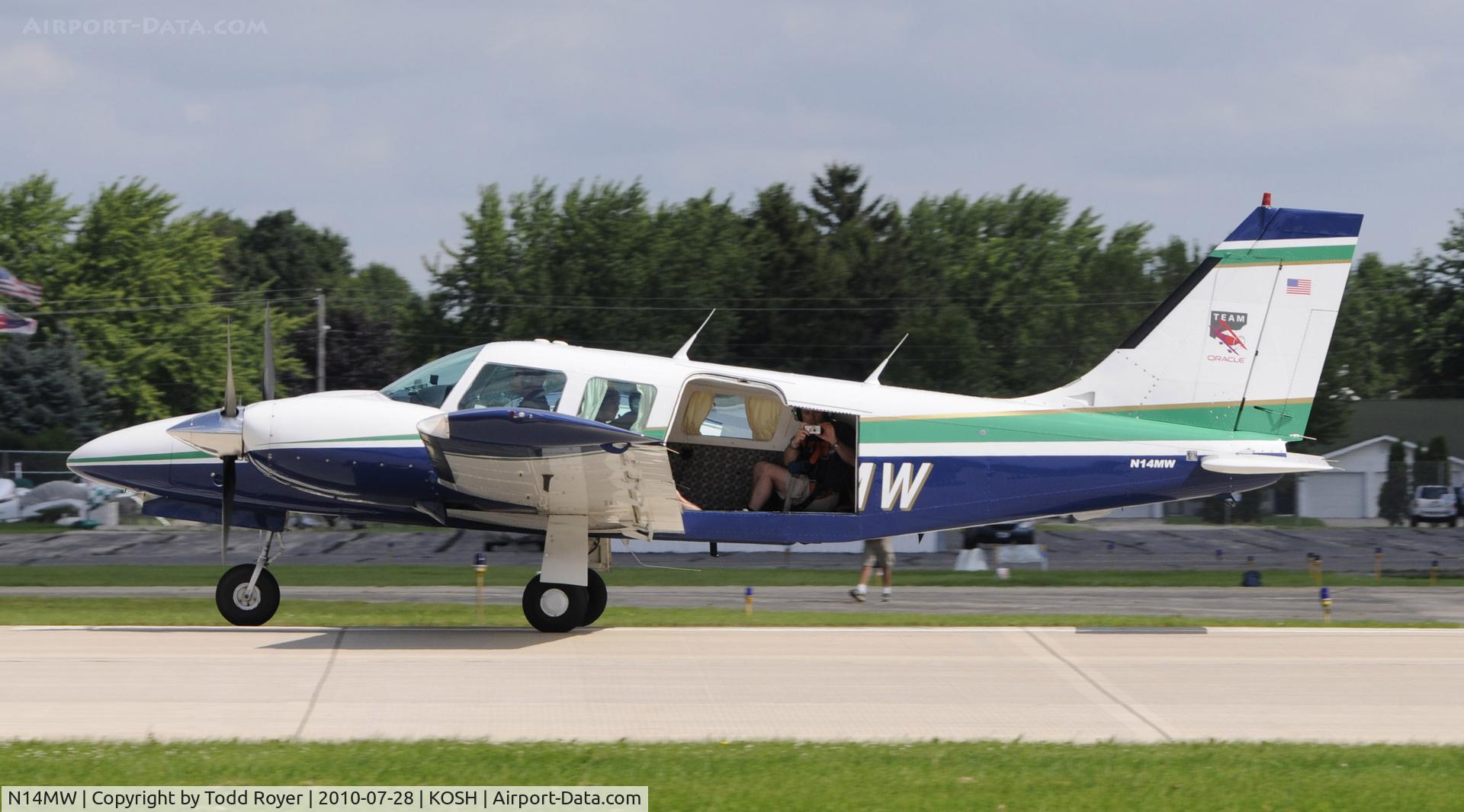 N14MW, 1981 Piper PA-34-220T Seneca C/N 34-8133047, AIRVENTURE 2010