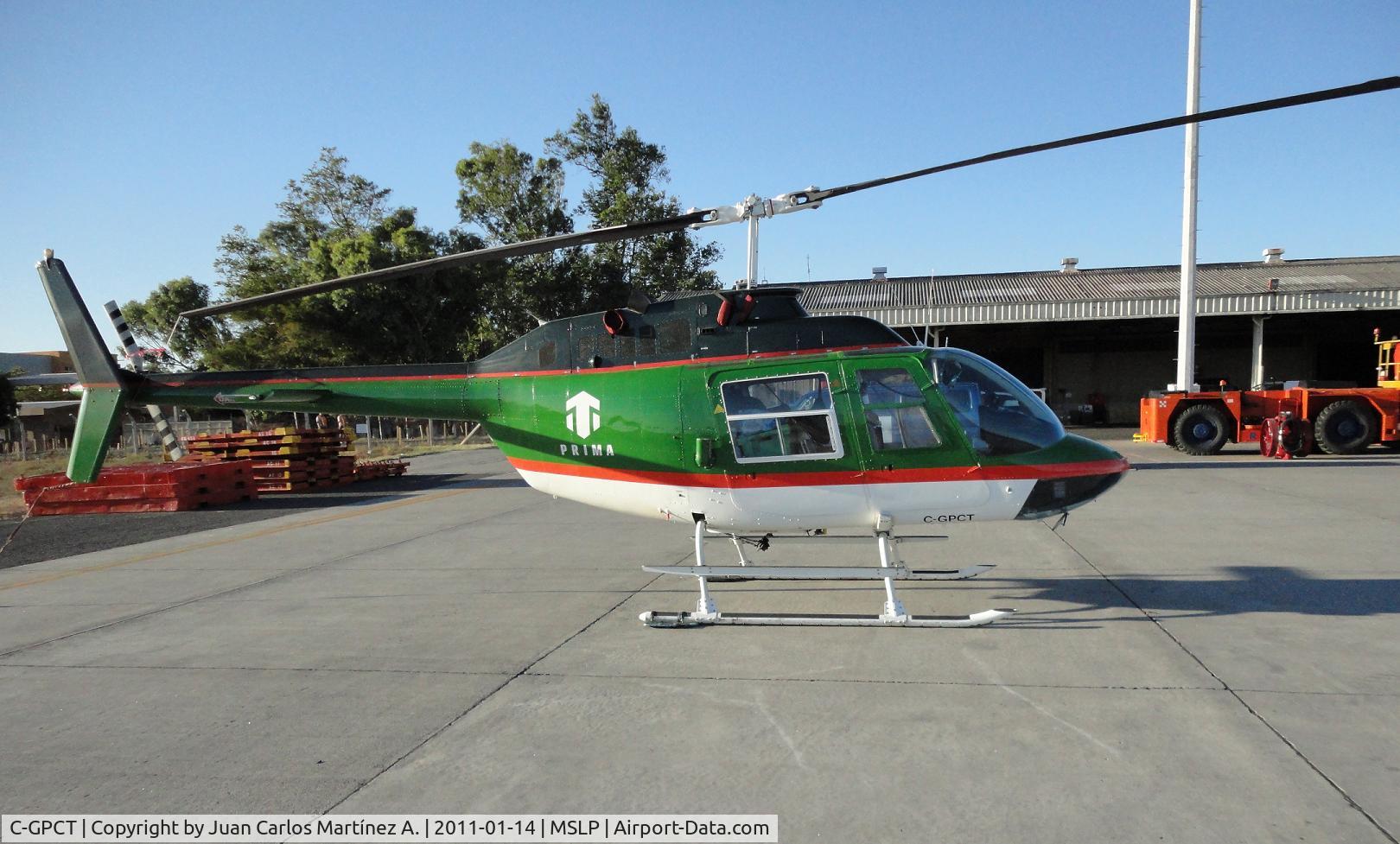 C-GPCT, 1980 Bell 206B JetRanger III C/N 3085, Estacionado en la Posicion 03 de Rampa de Carga en el Aeropuerto Internacional El Salvador.
Viernes 14 de Enero de 2011