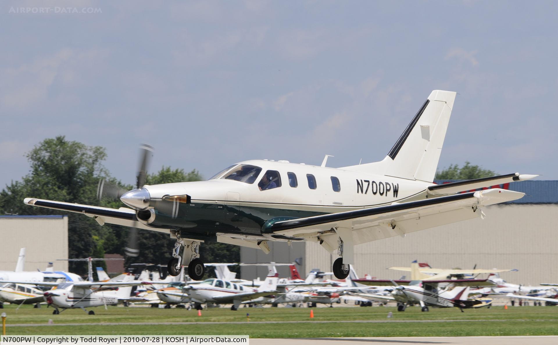 N700PW, 2001 Socata TBM-700 C/N 211, AIRVENTURE 2010