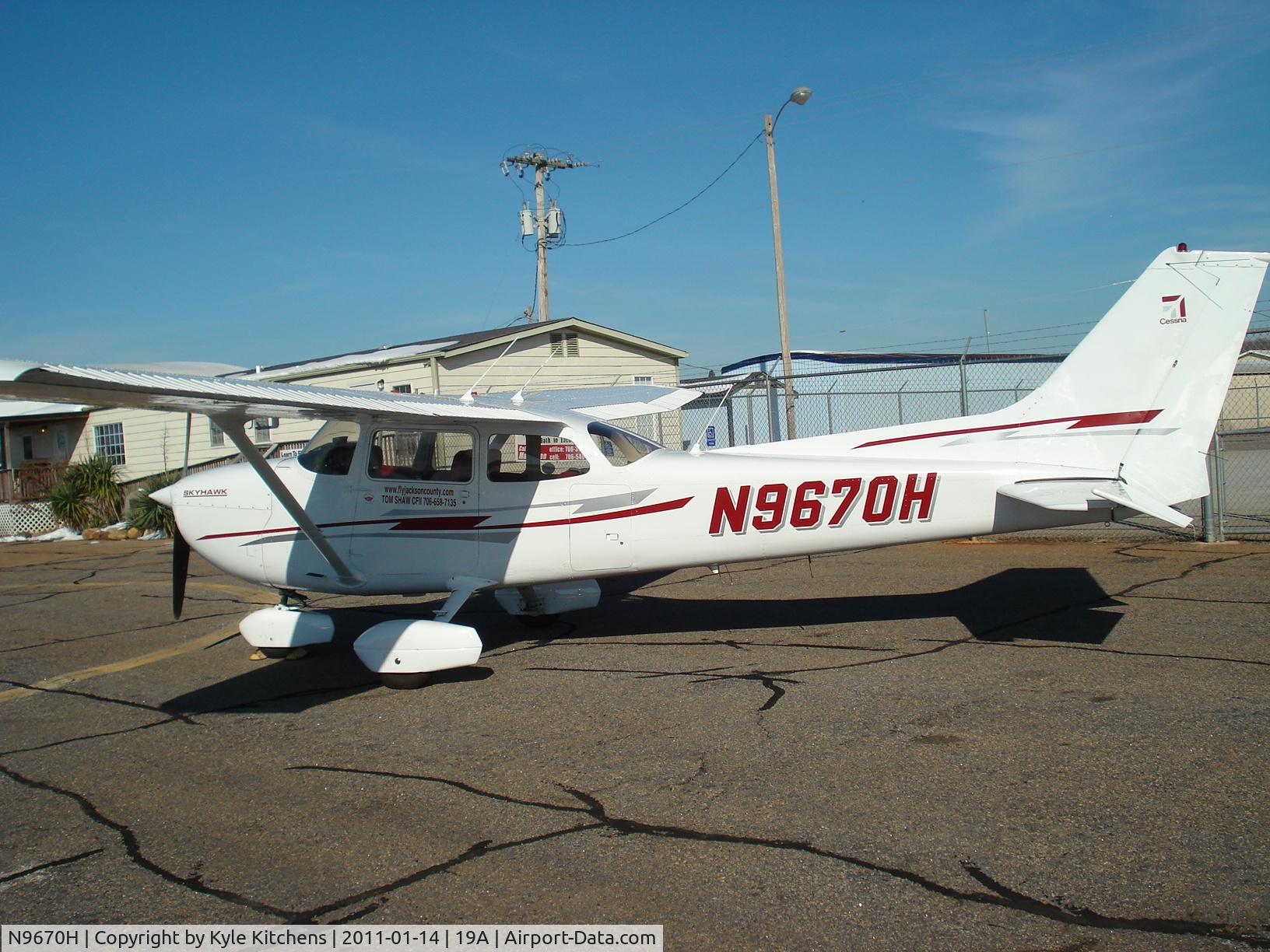 N9670H, 1975 Cessna 172M C/N 17266302, N9670H parked on the ramp @ 19A