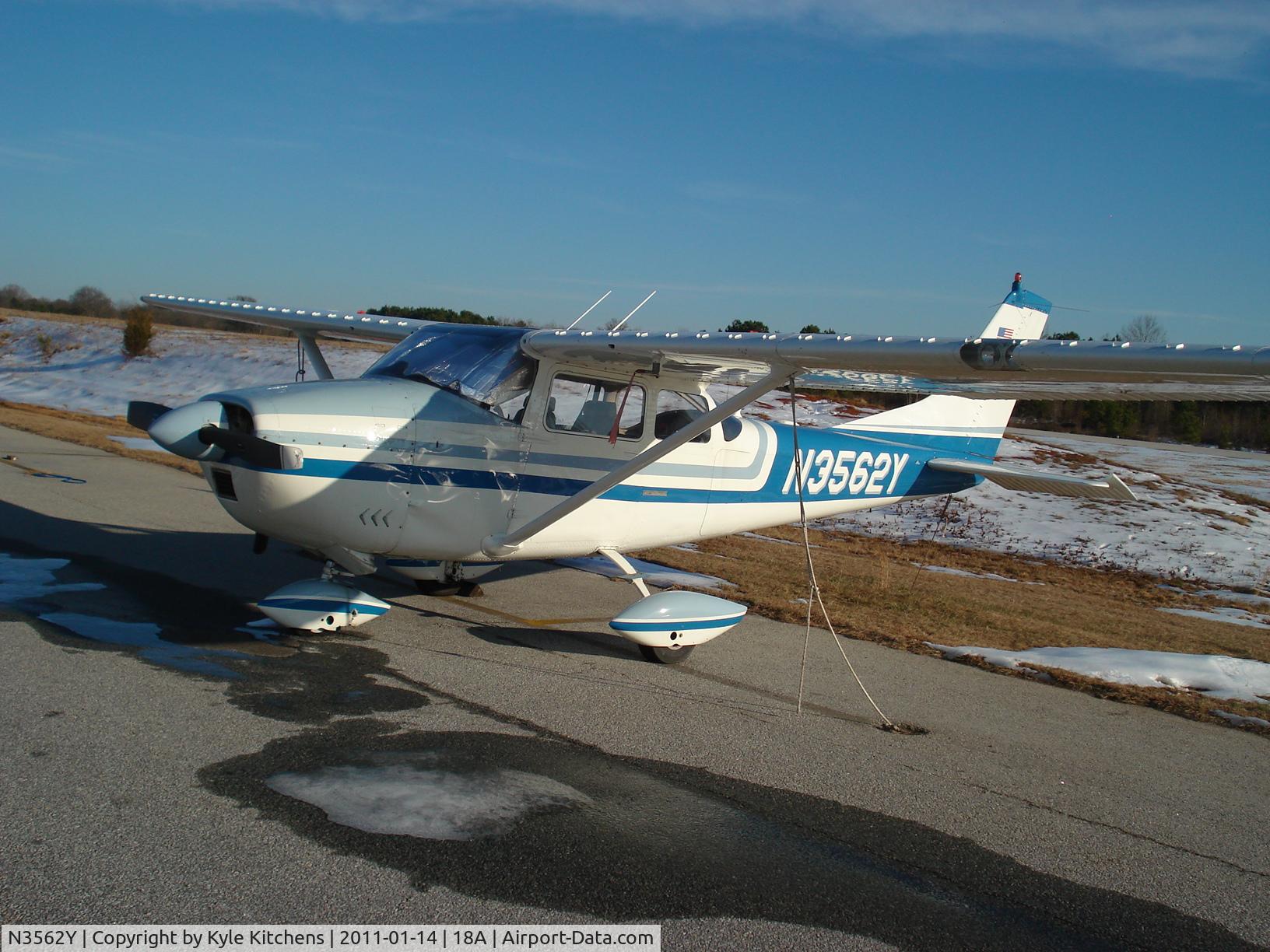 N3562Y, 1962 Cessna 182F Skylane C/N 18254462, N3562Y @ 18A with Prop Strike damage.