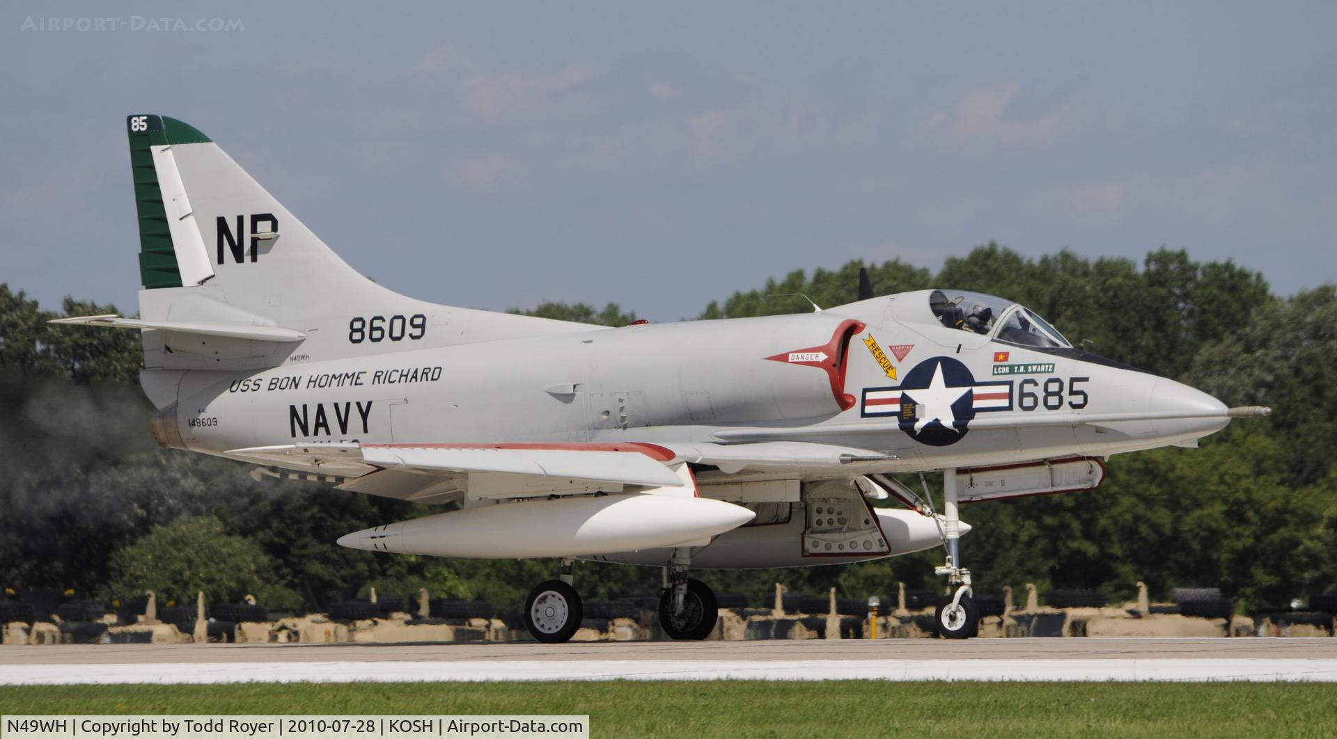 N49WH, 1959 Douglas A-4B Skyhawk C/N 11366, AIRVENTURE 2010