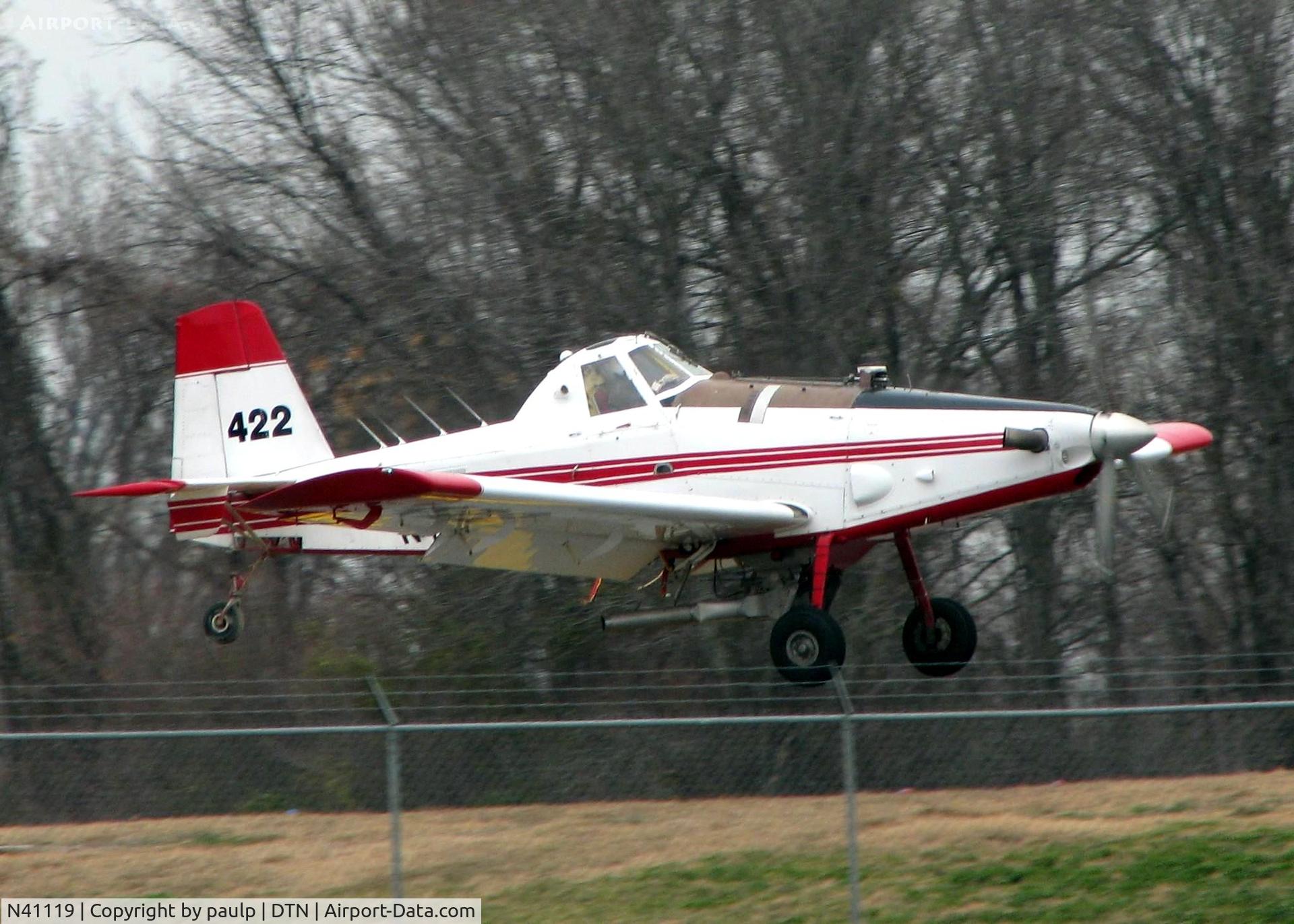 N41119, Air Tractor Inc AT-802A C/N 802A-0229, Landing at Downtown Shreveport.