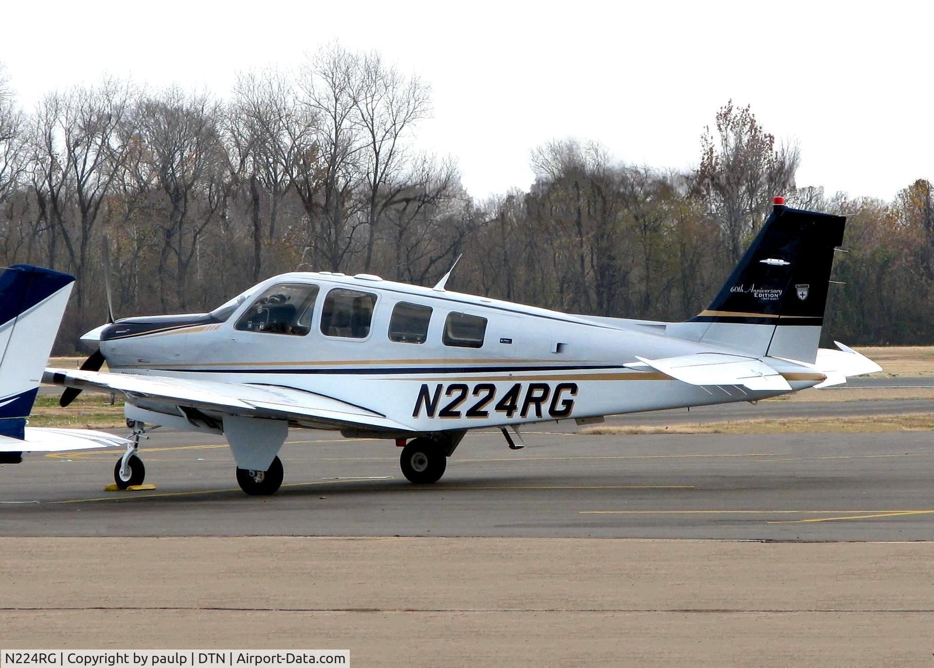 N224RG, Hawker Beechcraft Corp G36 Bonanza C/N E-3894, At Downtown Shreveport.