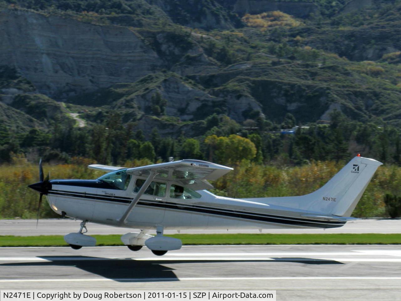N2471E, 1982 Cessna T182 Skylane C/N 18268206, 1982 Cessna T182 TURBO SKYLANE, Lycoming O-540-L3C5D 235 Hp, landing Rwy 04