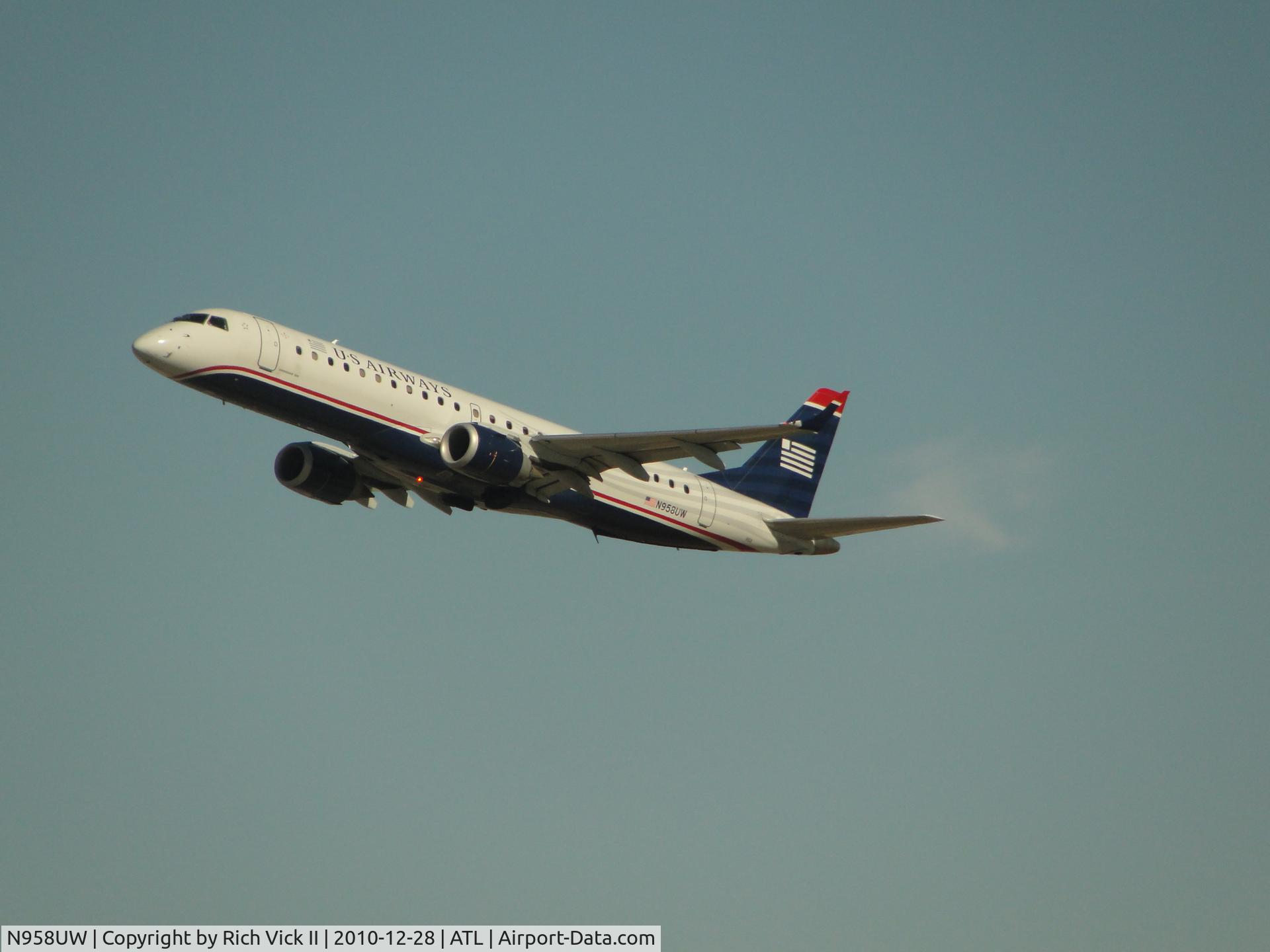 N958UW, 2008 Embraer ERJ-190-100 IGW 190AR C/N 19000164, Departing ATL