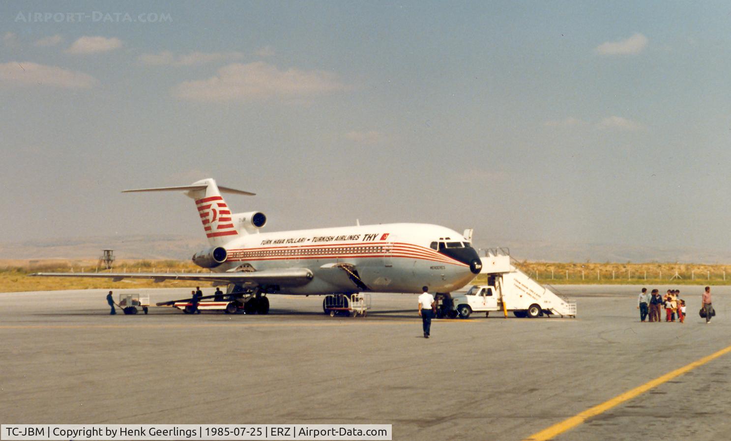 TC-JBM, 1976 Boeing 727-2F2 C/N 21260, Turkish Airline B727 at Erzerum Jul '85