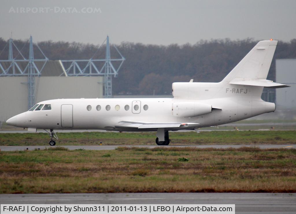 F-RAFJ, 1982 Dassault Falcon 50 C/N 78, Taxiing holding point rwy 32R 