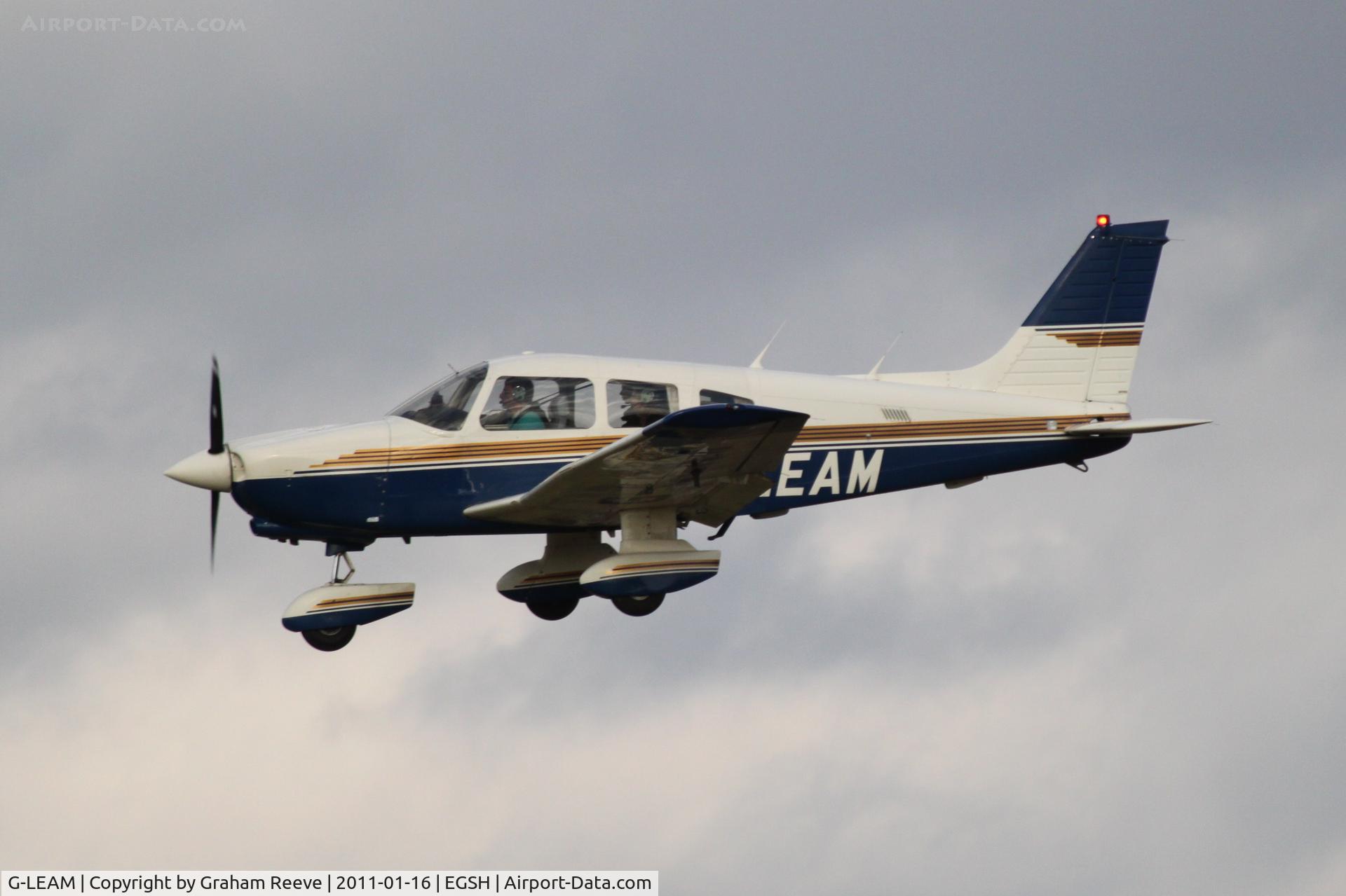 G-LEAM, 1980 Piper PA-28-236 Dakota C/N 28-8011061, Landing at Norwich.
