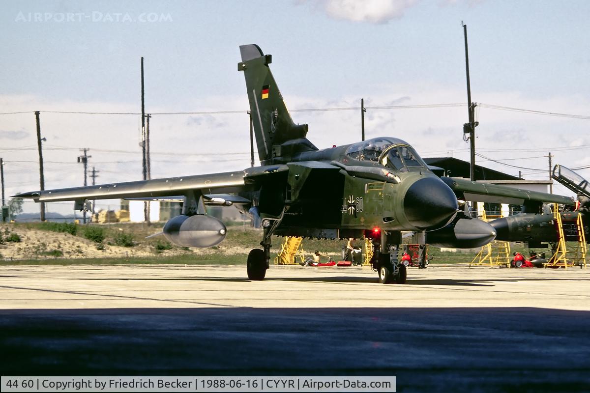 44 60, Panavia Tornado IDS C/N 404/GS117/4160, taxying to the active