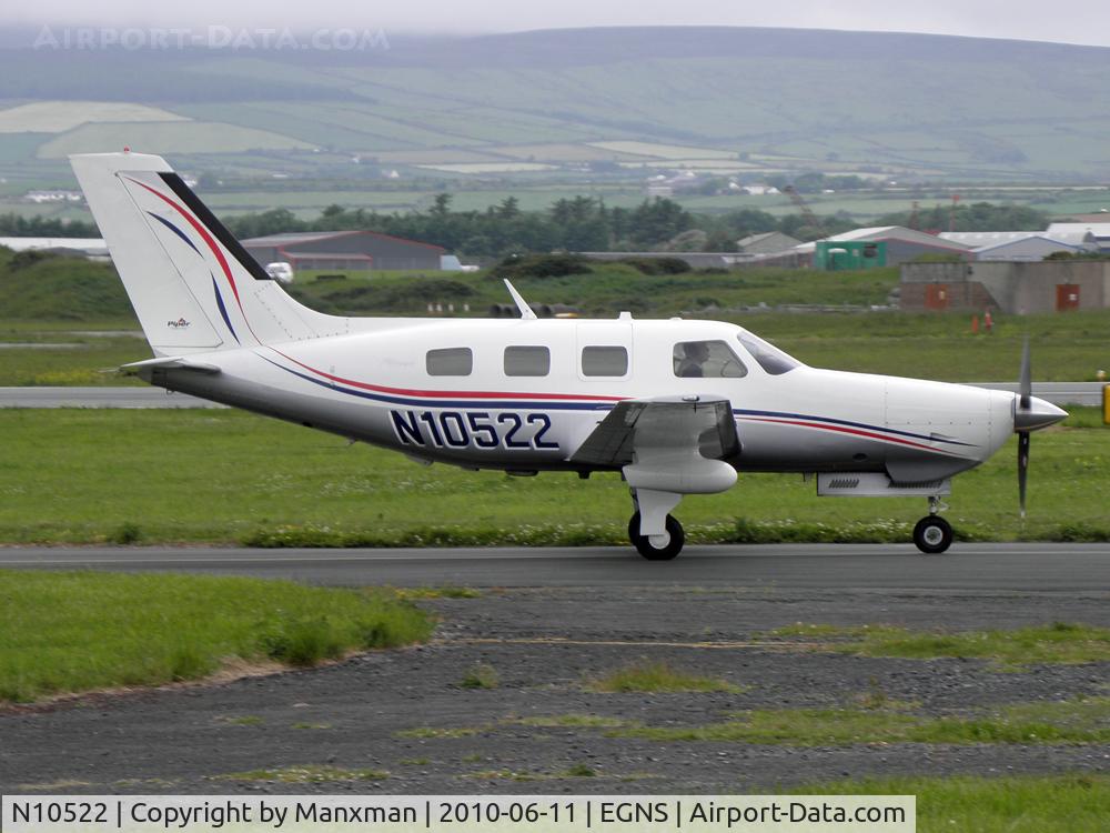 N10522, 2006 Piper PA-46-350P Malibu Mirage C/N 4636398, PA-46 N10522 taxies for departure