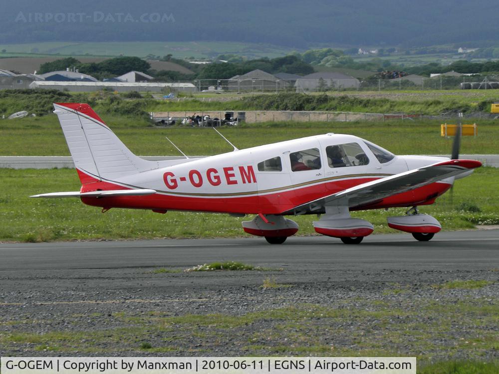 G-OGEM, 1981 Piper PA-28-181 Cherokee Archer II C/N 28-8190226, PA-28 G-OGEM departing