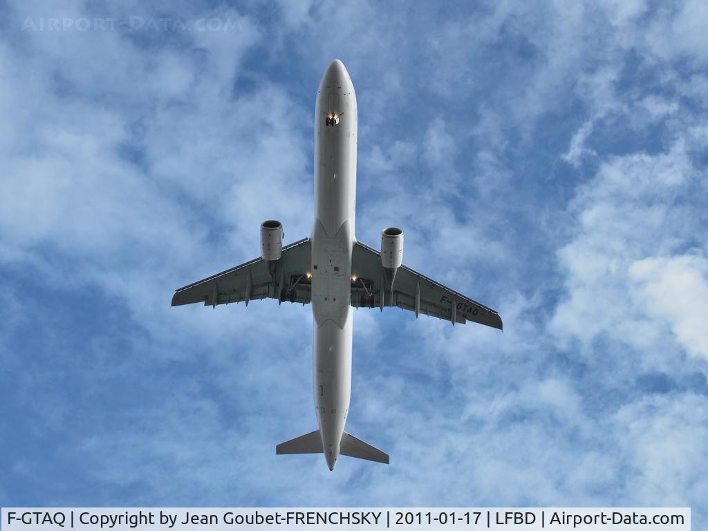 F-GTAQ, 2008 Airbus A321-211 C/N 3399, trés courte finale 23
