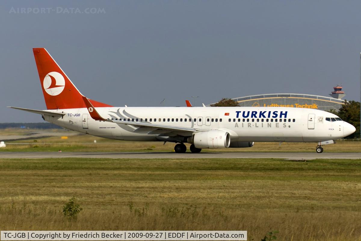 TC-JGB, 2000 Boeing 737-8F2 C/N 29786, departing via RW18W