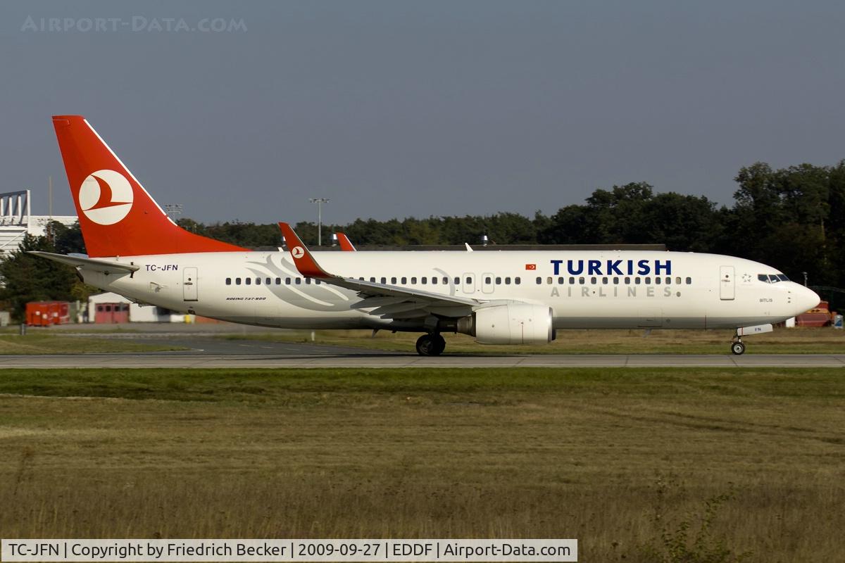 TC-JFN, 1999 Boeing 737-8F2 C/N 29776, departing via RW18W