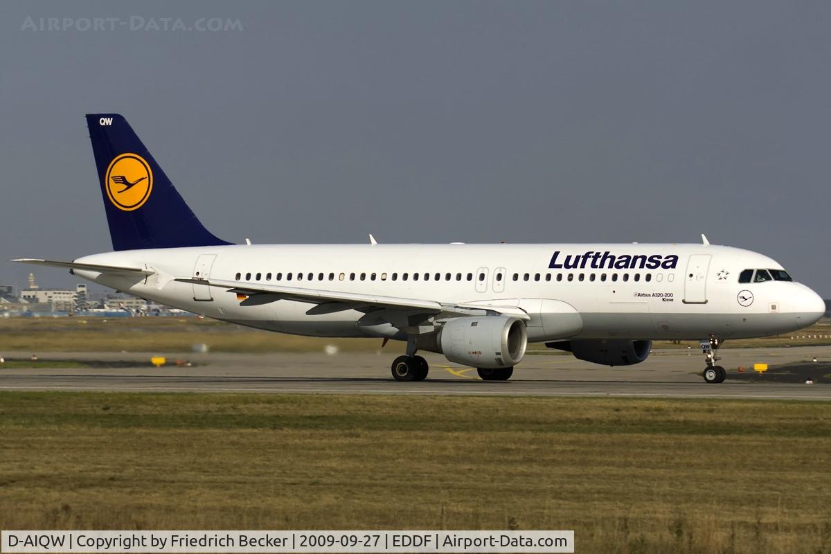 D-AIQW, 2000 Airbus A320-211 C/N 1367, departing via RW18W
