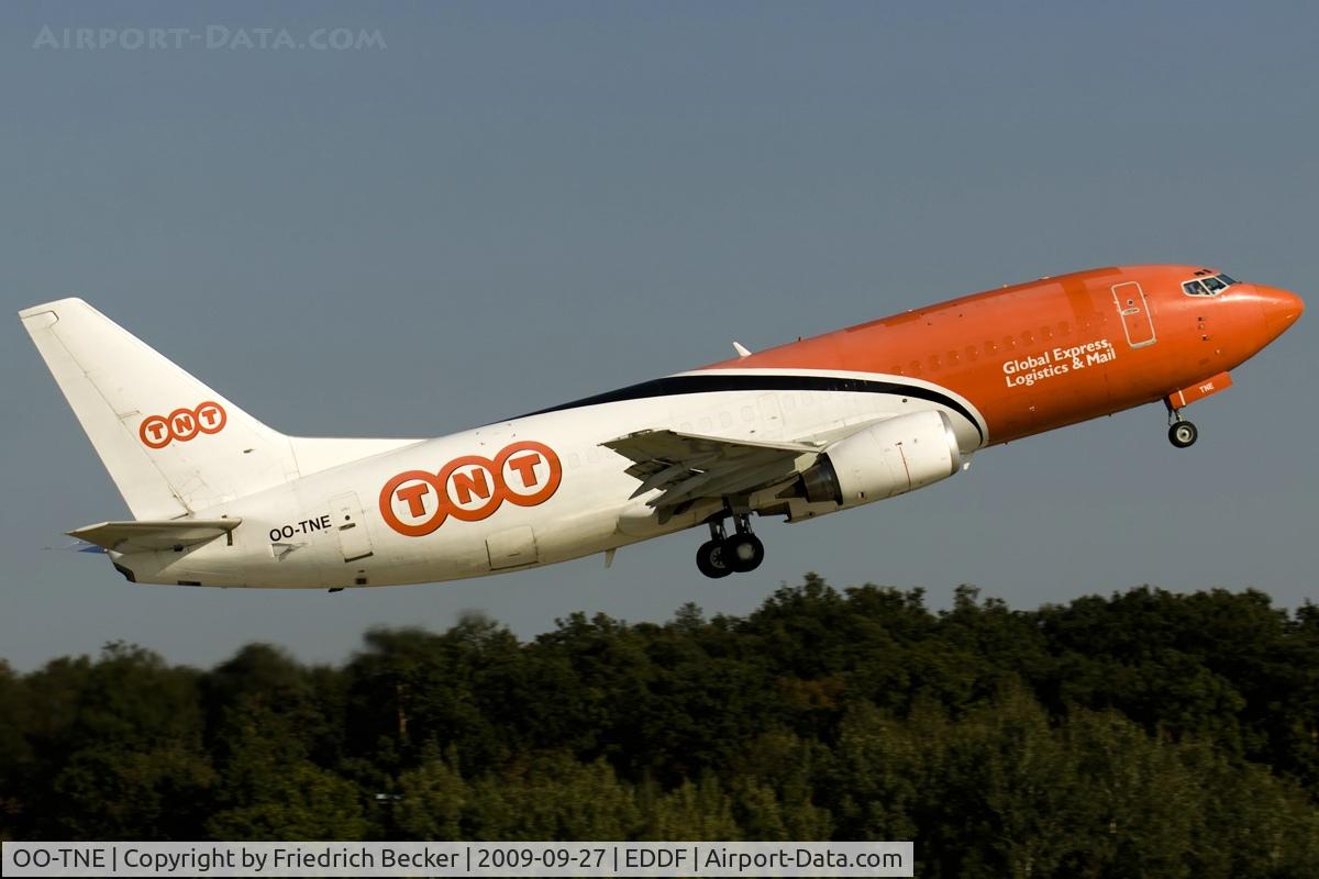 OO-TNE, 1986 Boeing 737-3Q8 C/N 23535, departing via RW18W