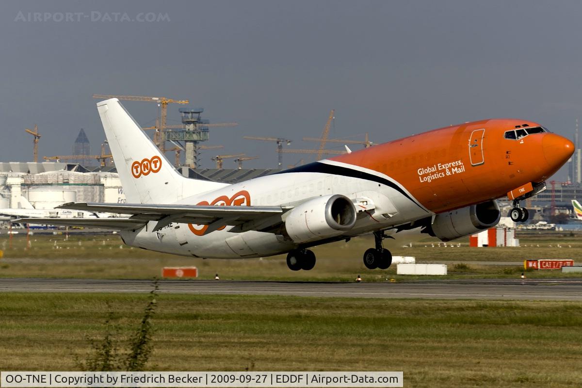 OO-TNE, 1986 Boeing 737-3Q8 C/N 23535, lift-off