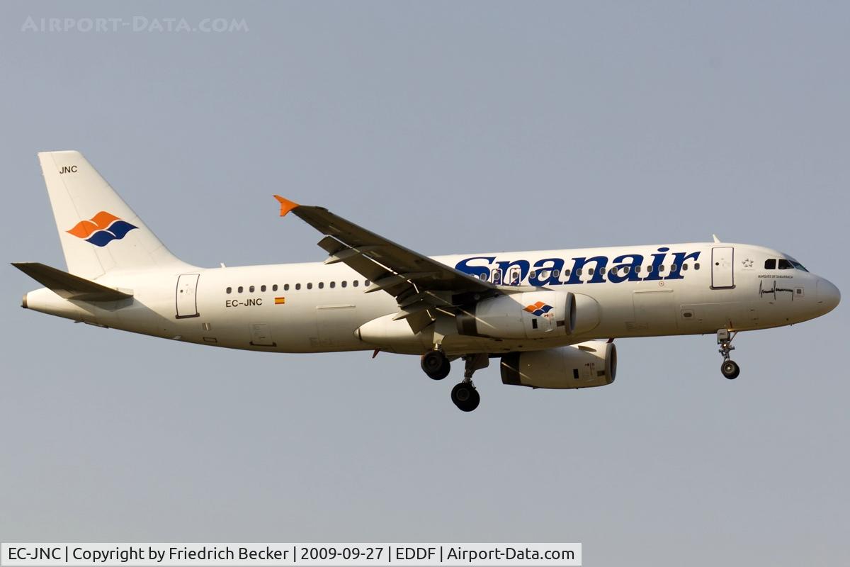 EC-JNC, 2005 Airbus A320-232 C/N 2589, on final RW07R