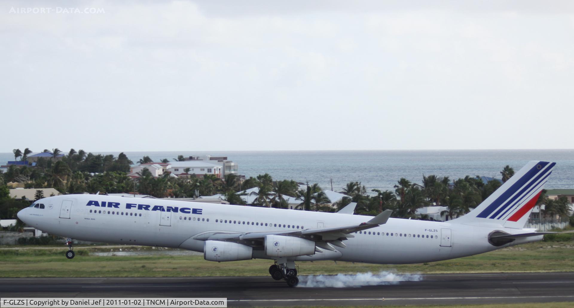 F-GLZS, 1999 Airbus A340-313X C/N 310, Air France F-GLZS landing at TNCM