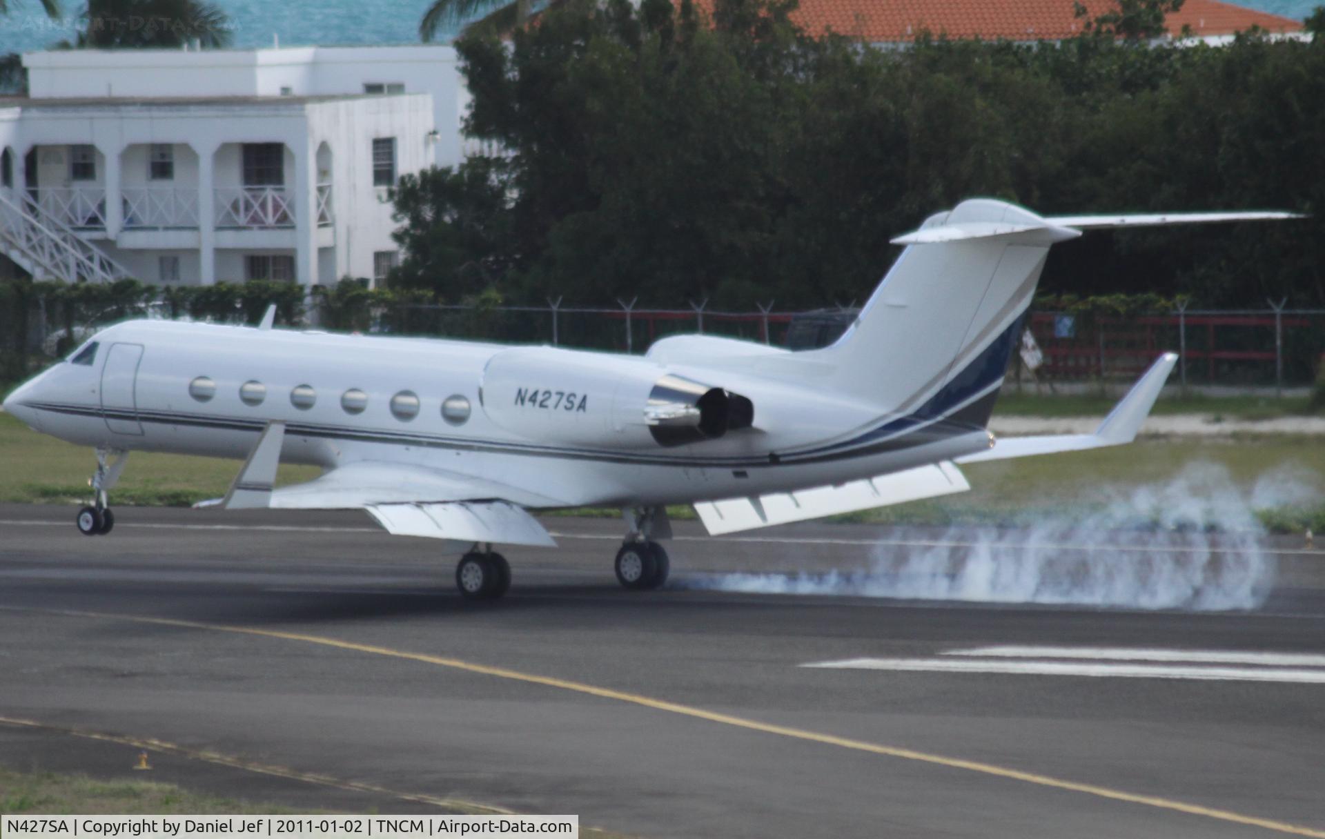 N427SA, 1997 Gulfstream Aerospace G-IV C/N 1314, Touch down for the N427SA at TNCM