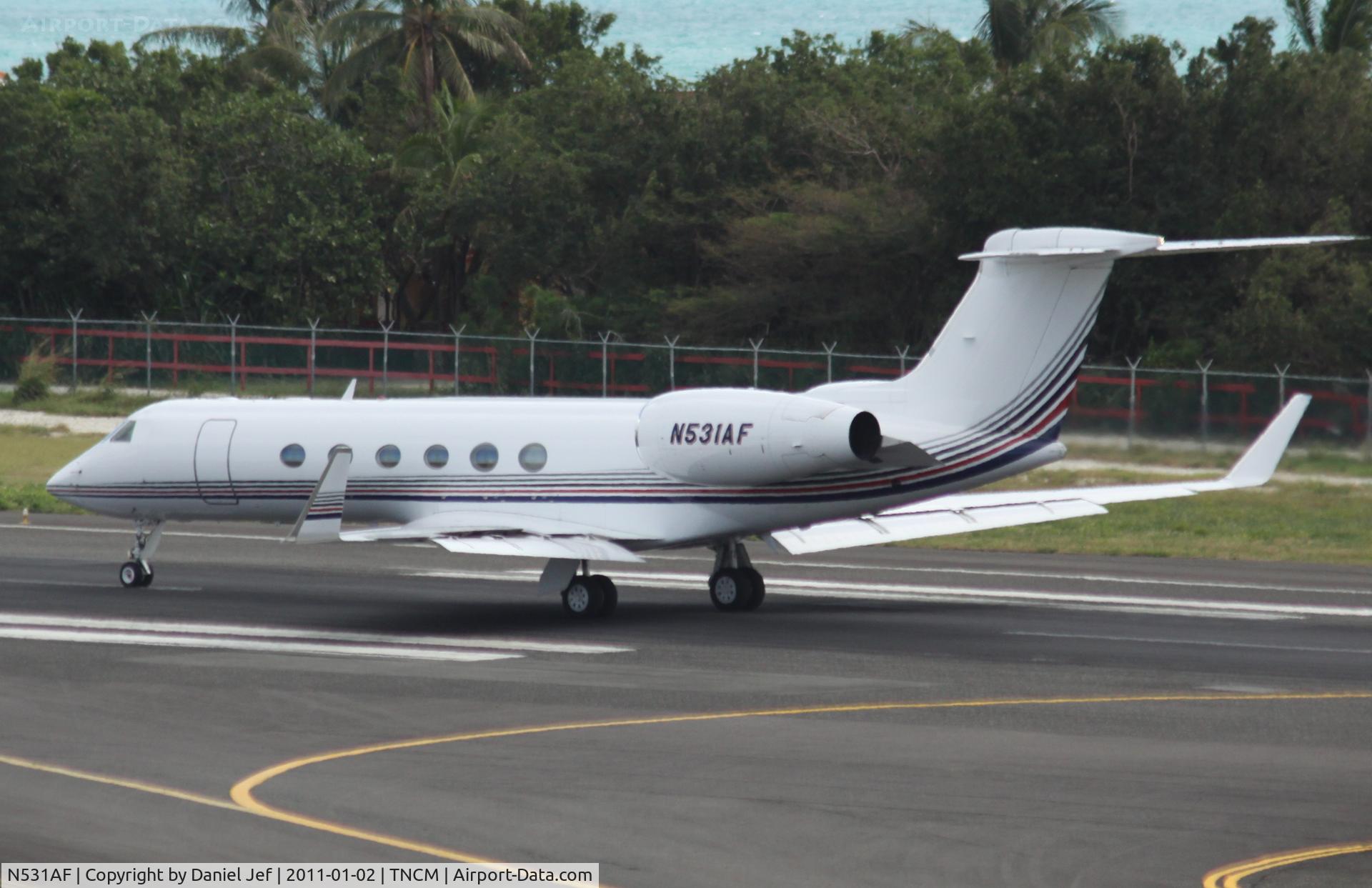 N531AF, 1997 Gulfstream Aerospace G-V C/N 531, N531AF departing TNCM