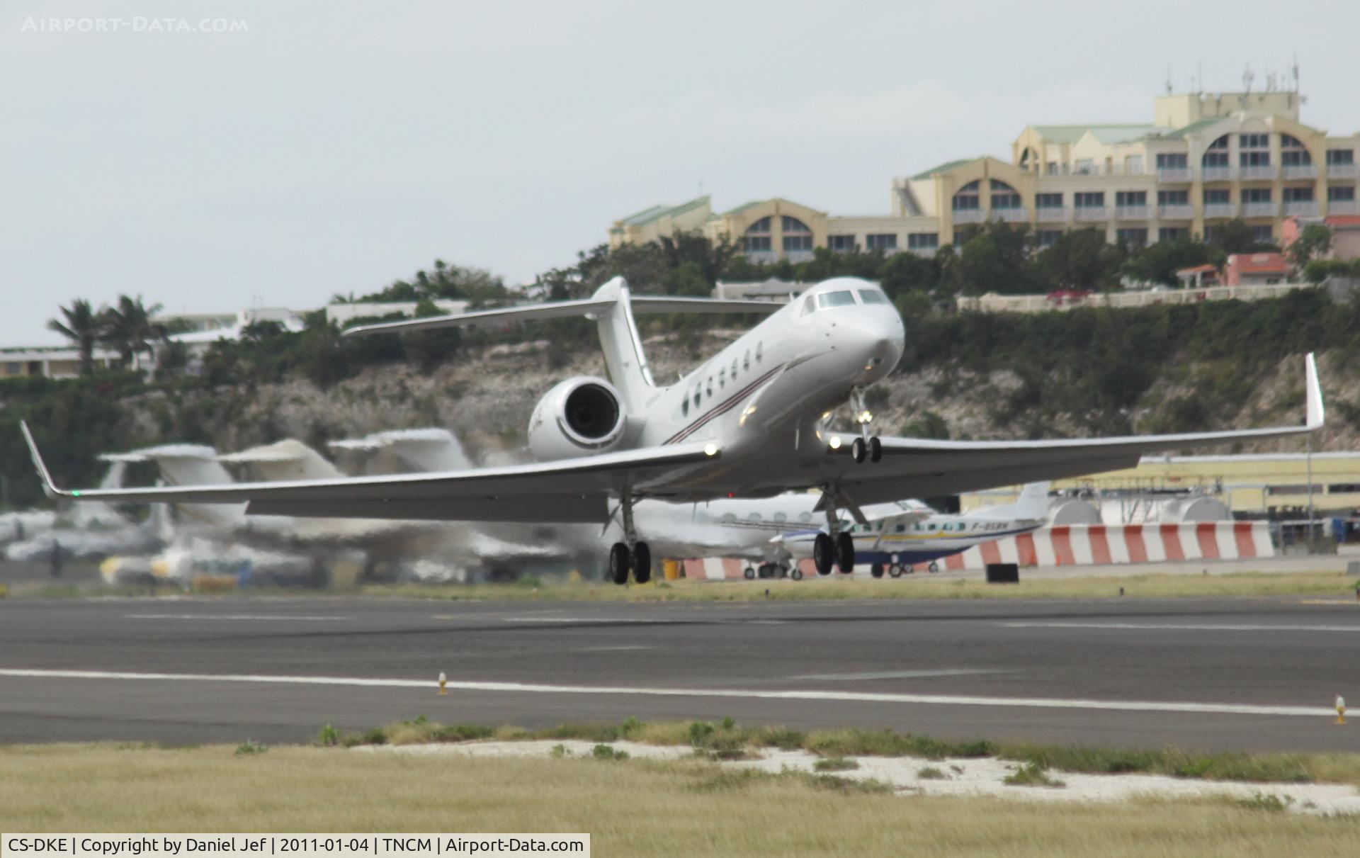 CS-DKE, 2005 Gulfstream Aerospace GV-SP (G550) C/N 5094, CS-DKE departing TNCM