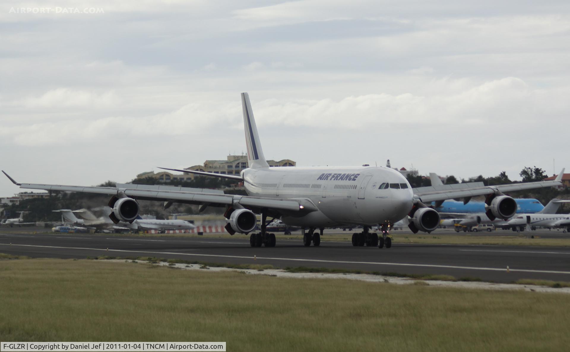 F-GLZR, 1999 Airbus A340-313X C/N 307, Air France F-GLZR just landed at TNCM