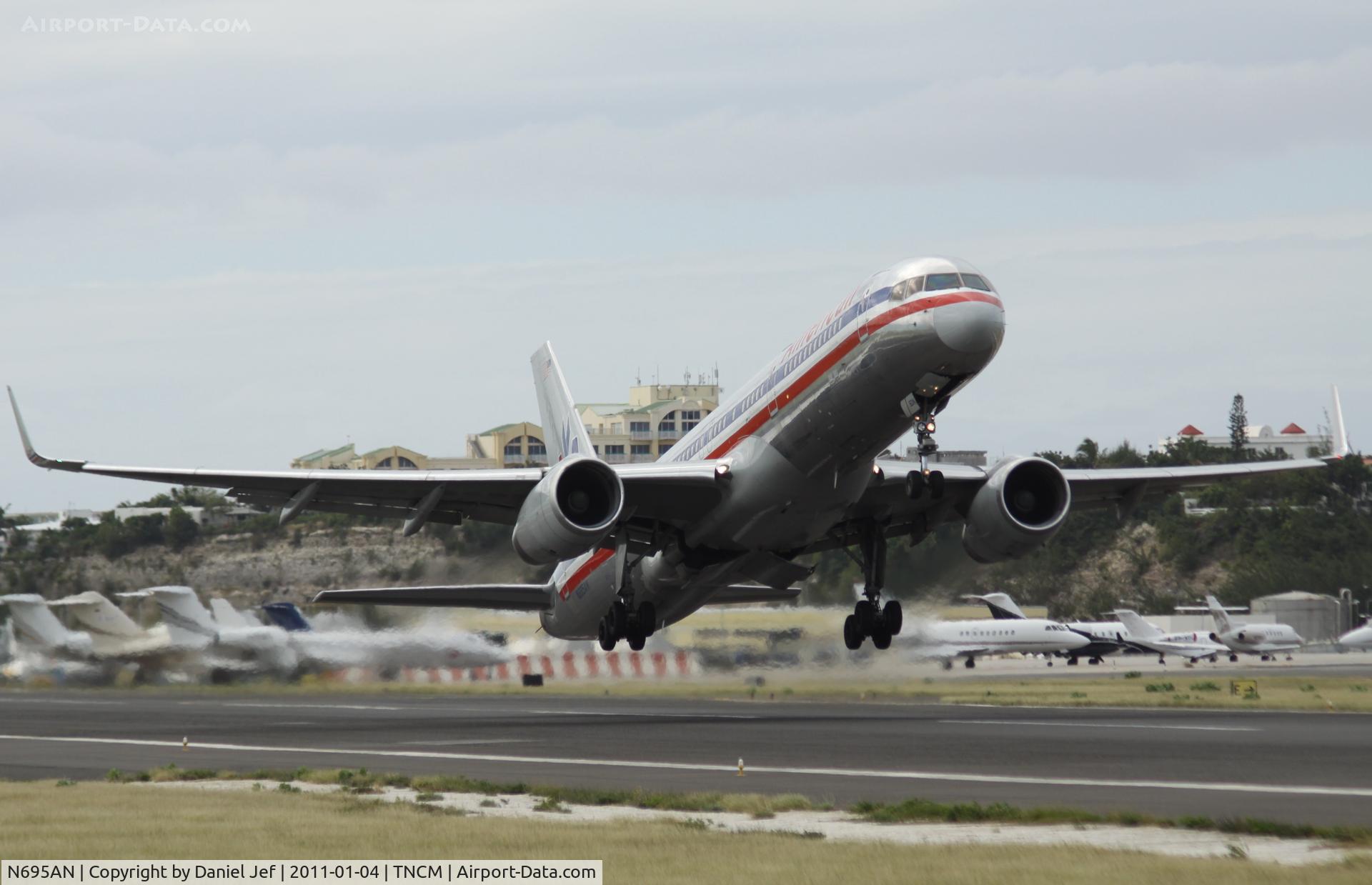 N695AN, 1994 Boeing 757-223 C/N 26975, American N695AN departing TNCM