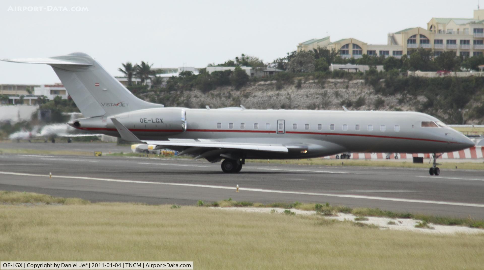 OE-LGX, 2008 Bombardier BD-700-1A10 Global Express C/N 9323, OE-LGX taxing for parking at TNCM