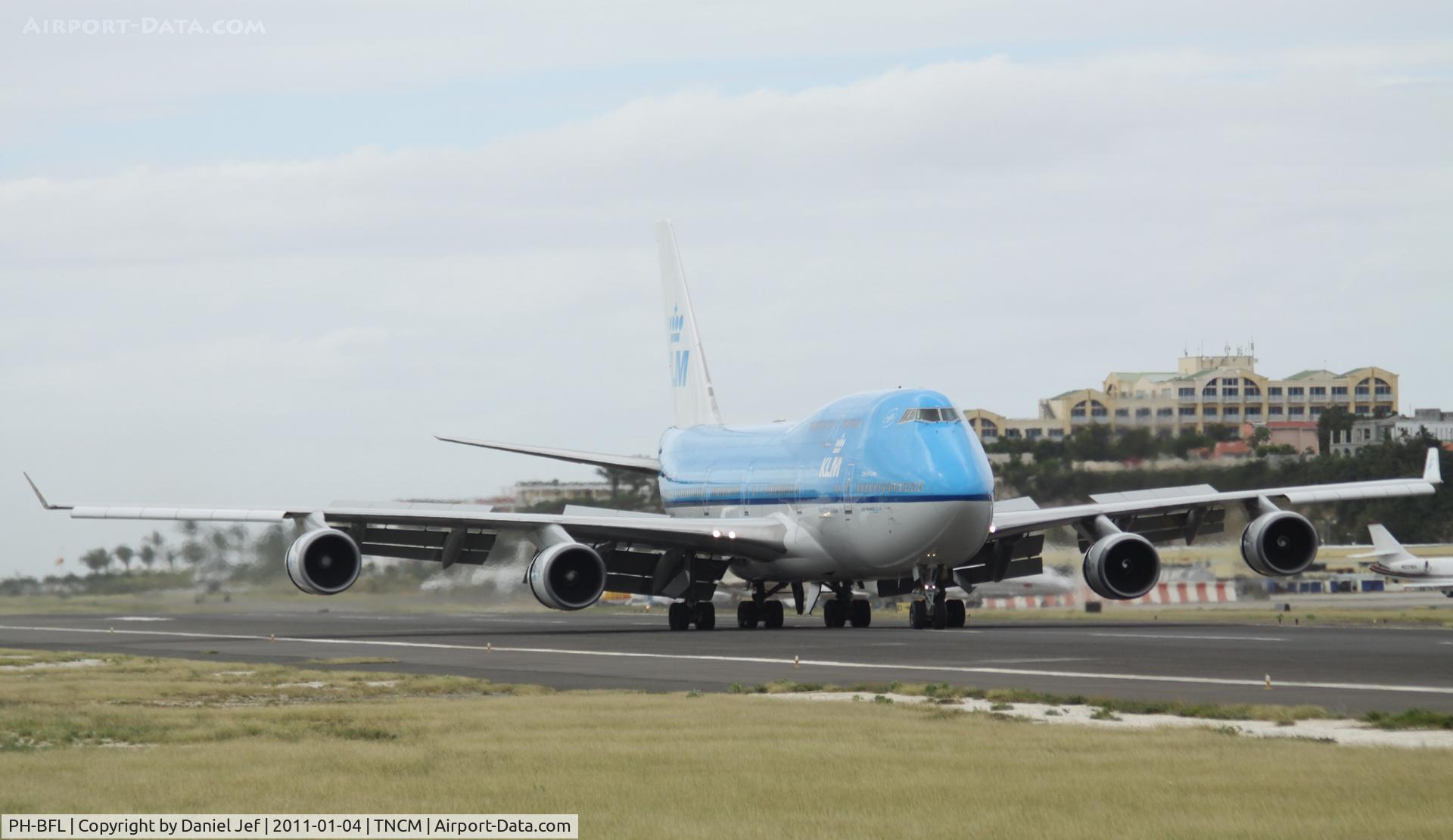 PH-BFL, 1991 Boeing 747-406 C/N 25356, KLM PH-BFL just landed at TNCM
