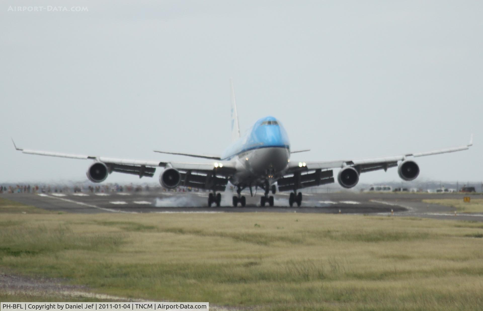 PH-BFL, 1991 Boeing 747-406 C/N 25356, KLM PH-BFL landing at TNCM
