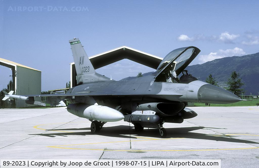 89-2023, 1989 General Dynamics F-16CG Night Falcon C/N 1C-176, locally based