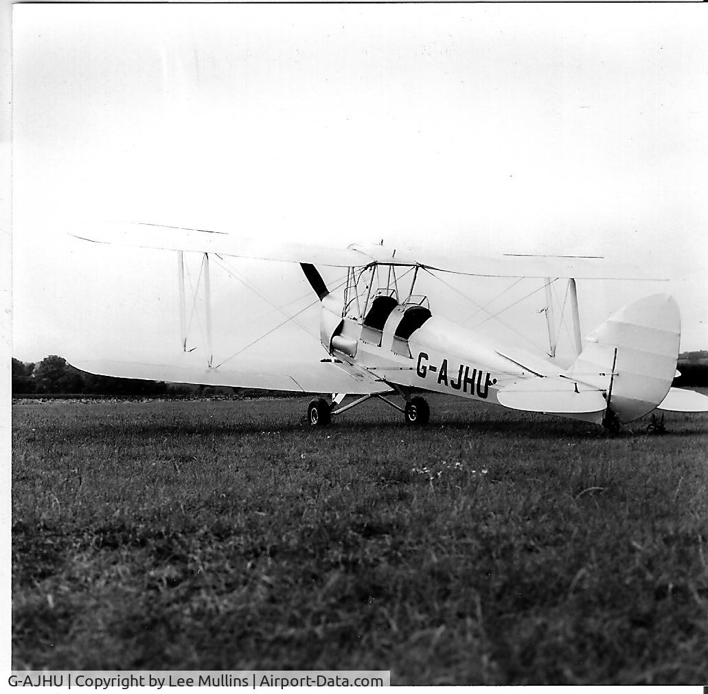 G-AJHU, 1942 De Havilland DH-82A Tiger Moth II C/N 83900, G-AJHU at Booker.