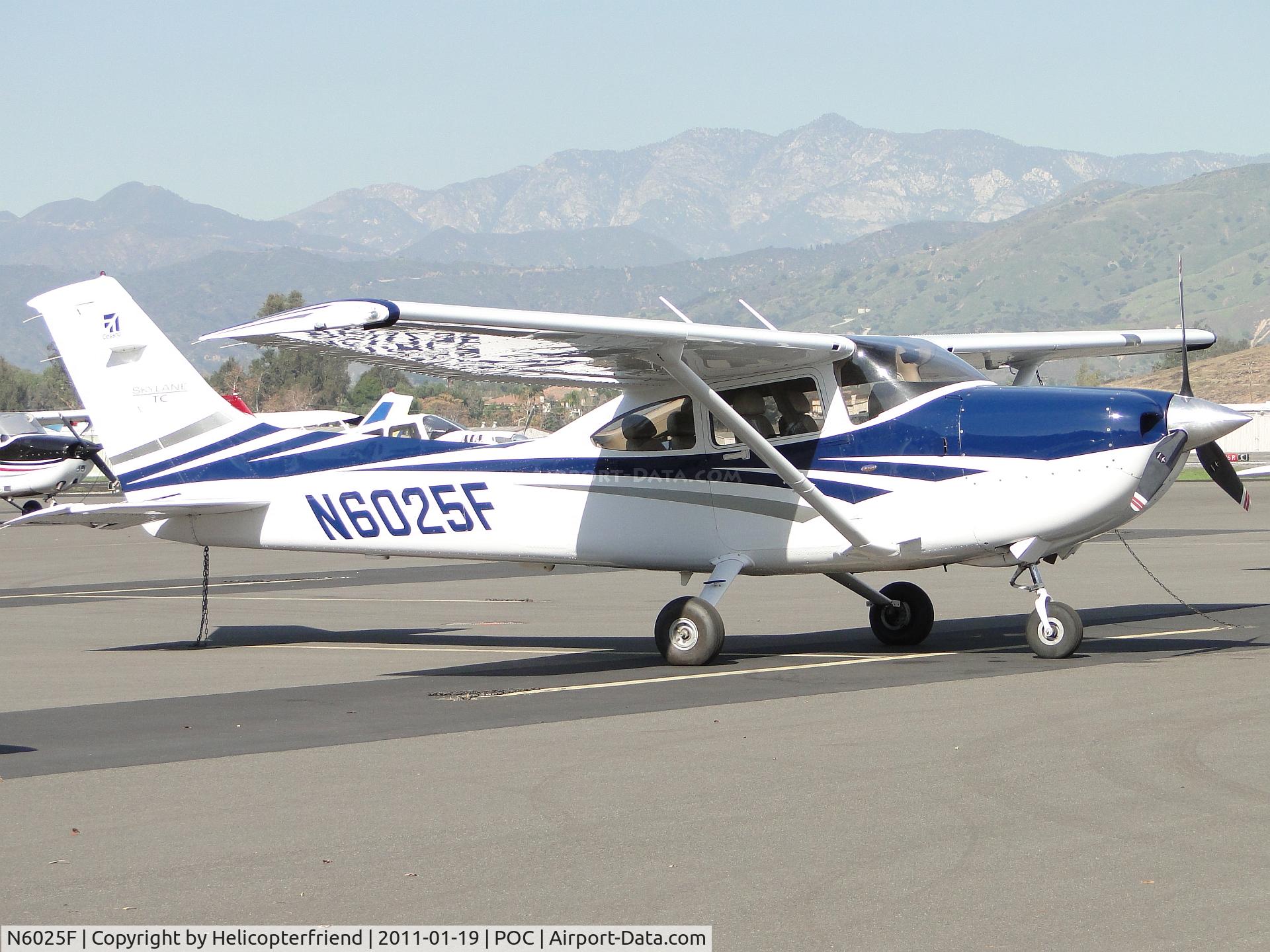 N6025F, 2006 Cessna T182T Turbo Skylane C/N T18208566, Parked in by Howard Avation