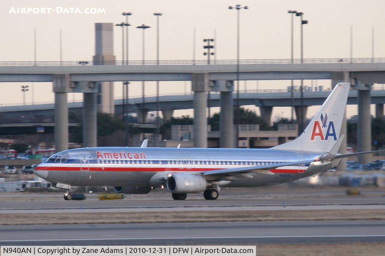 N940AN, 2000 Boeing 737-823 C/N 30598, American Airlines at DFW Airport