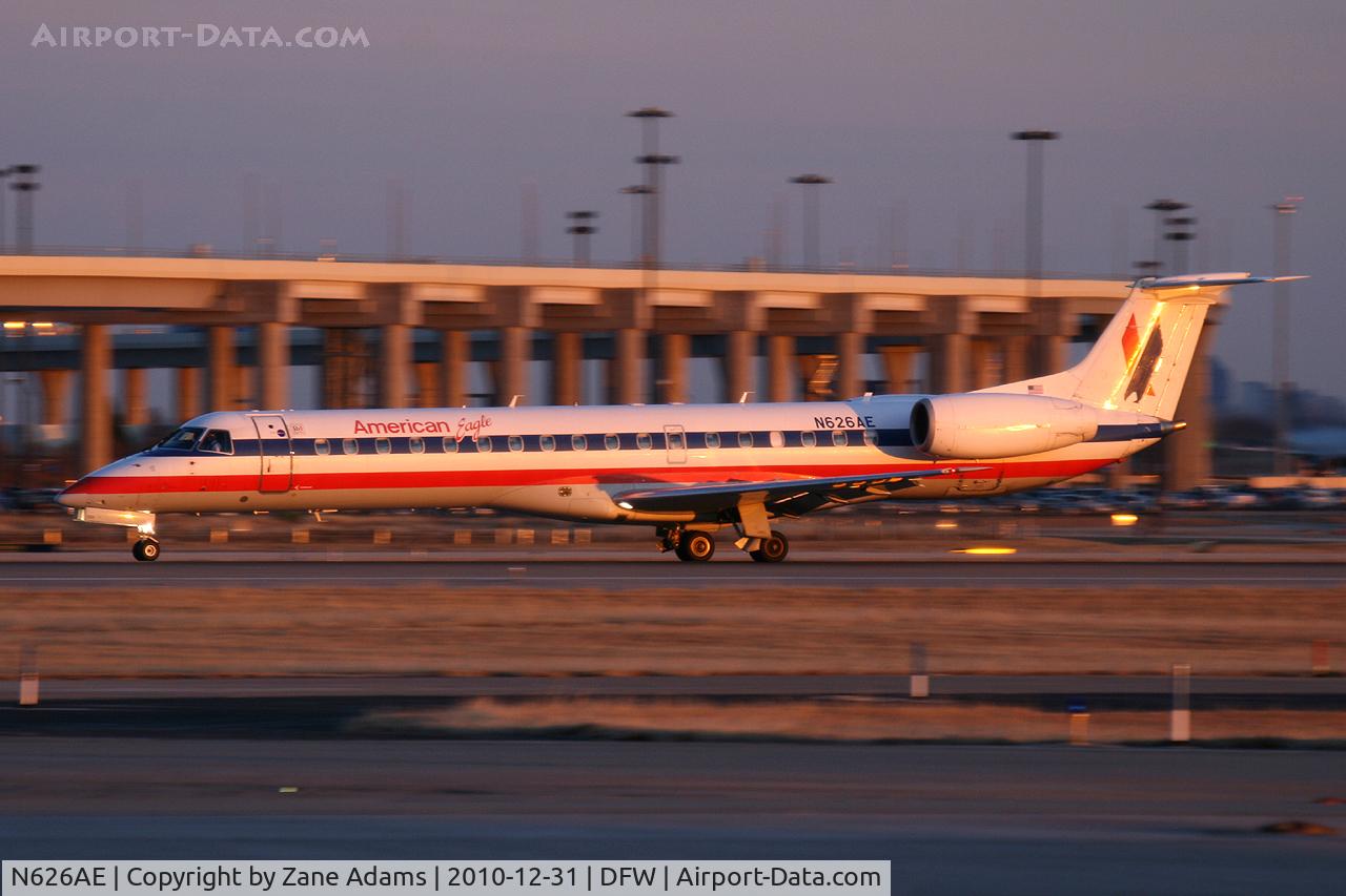 N626AE, 1999 Embraer ERJ-145LR (EMB-145LR) C/N 145117, American Eagle at DFW Airport