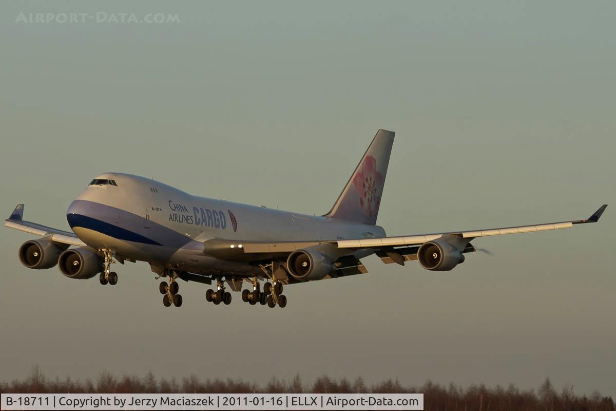B-18711, 2002 Boeing 747-409F/SCD C/N 30768, B-18711_
Boeing 747-409F (SCD), c/n: 30768