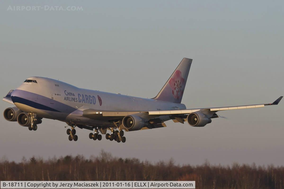 B-18711, 2002 Boeing 747-409F/SCD C/N 30768, B-18711_
Boeing 747-409F (SCD), c/n: 30768