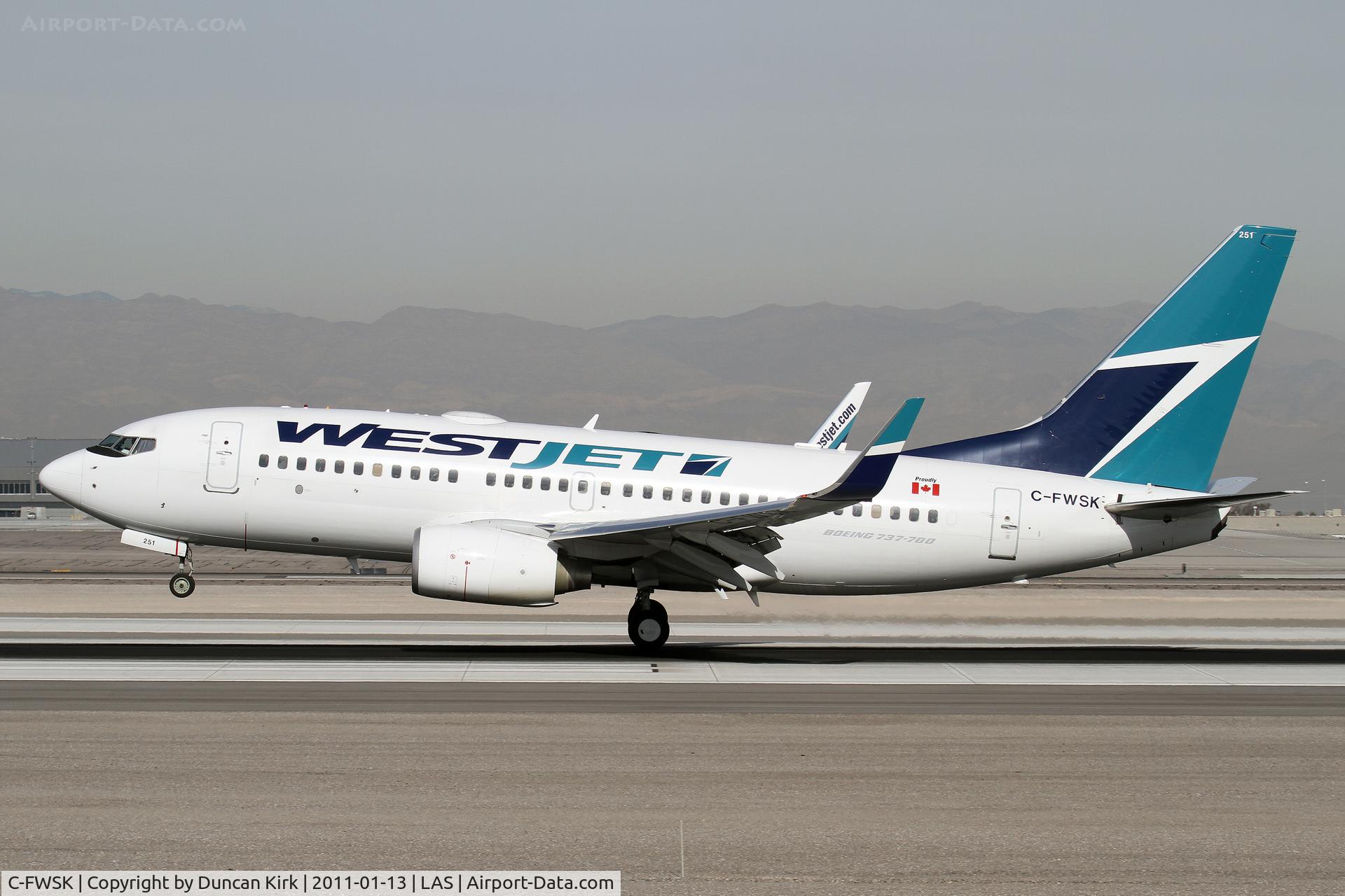 C-FWSK, 2008 Boeing 737-7CT C/N 36420, Touchdown for some more Canadian tourists