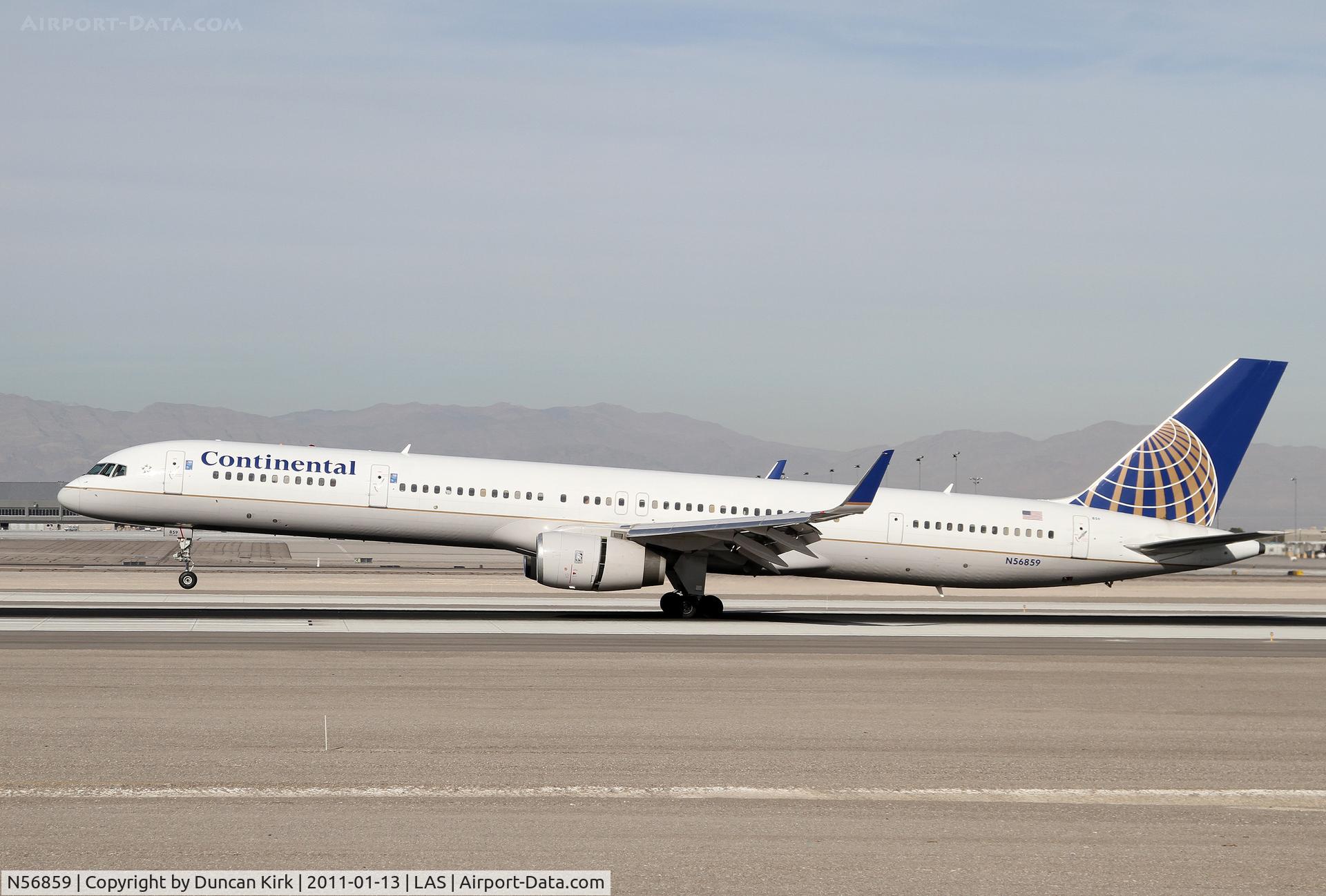 N56859, 2004 Boeing 757-324 C/N 32818, Soon to have United titles