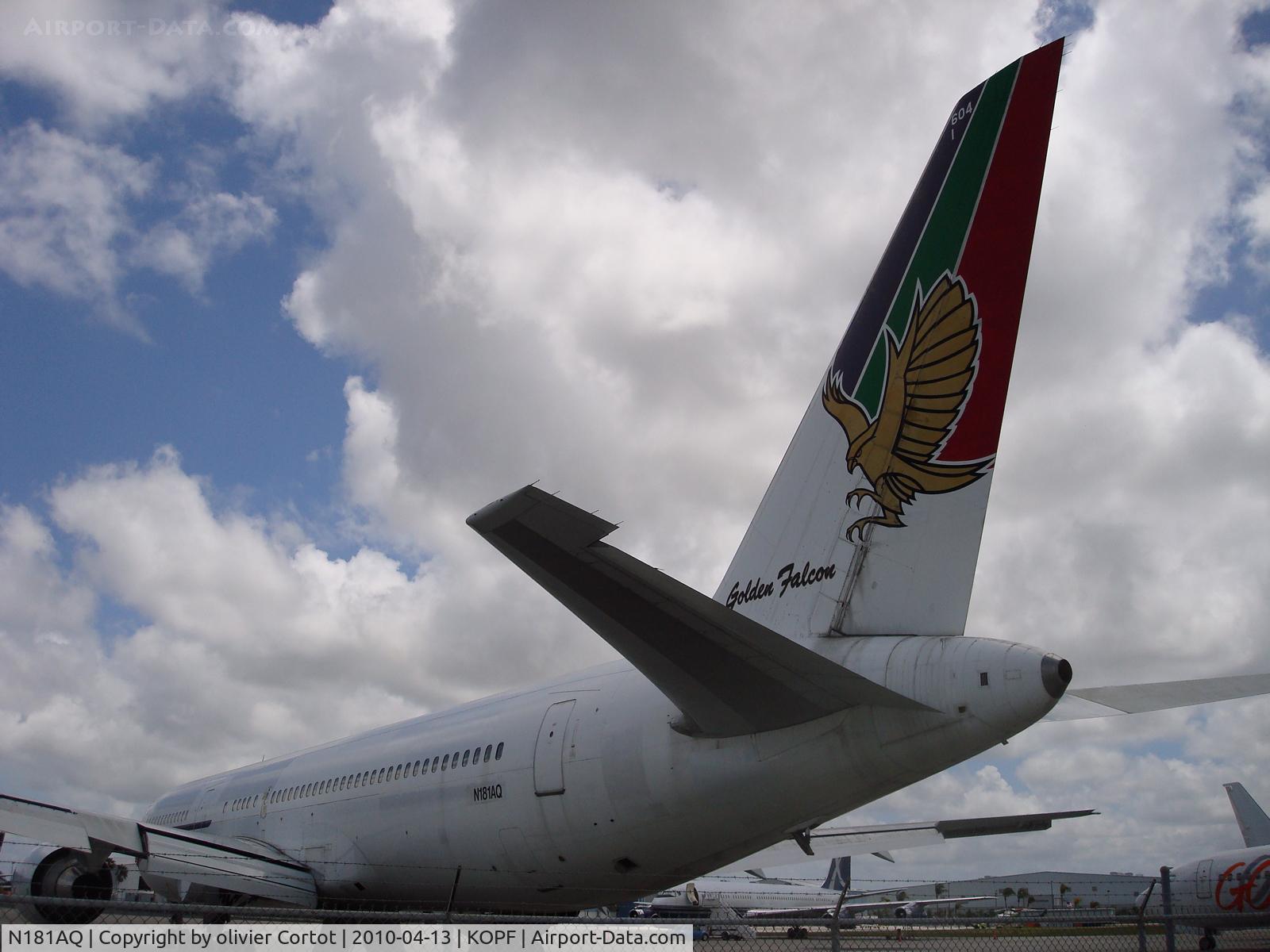 N181AQ, 1989 Boeing 767-3P6/ER C/N 24485, view on the tail